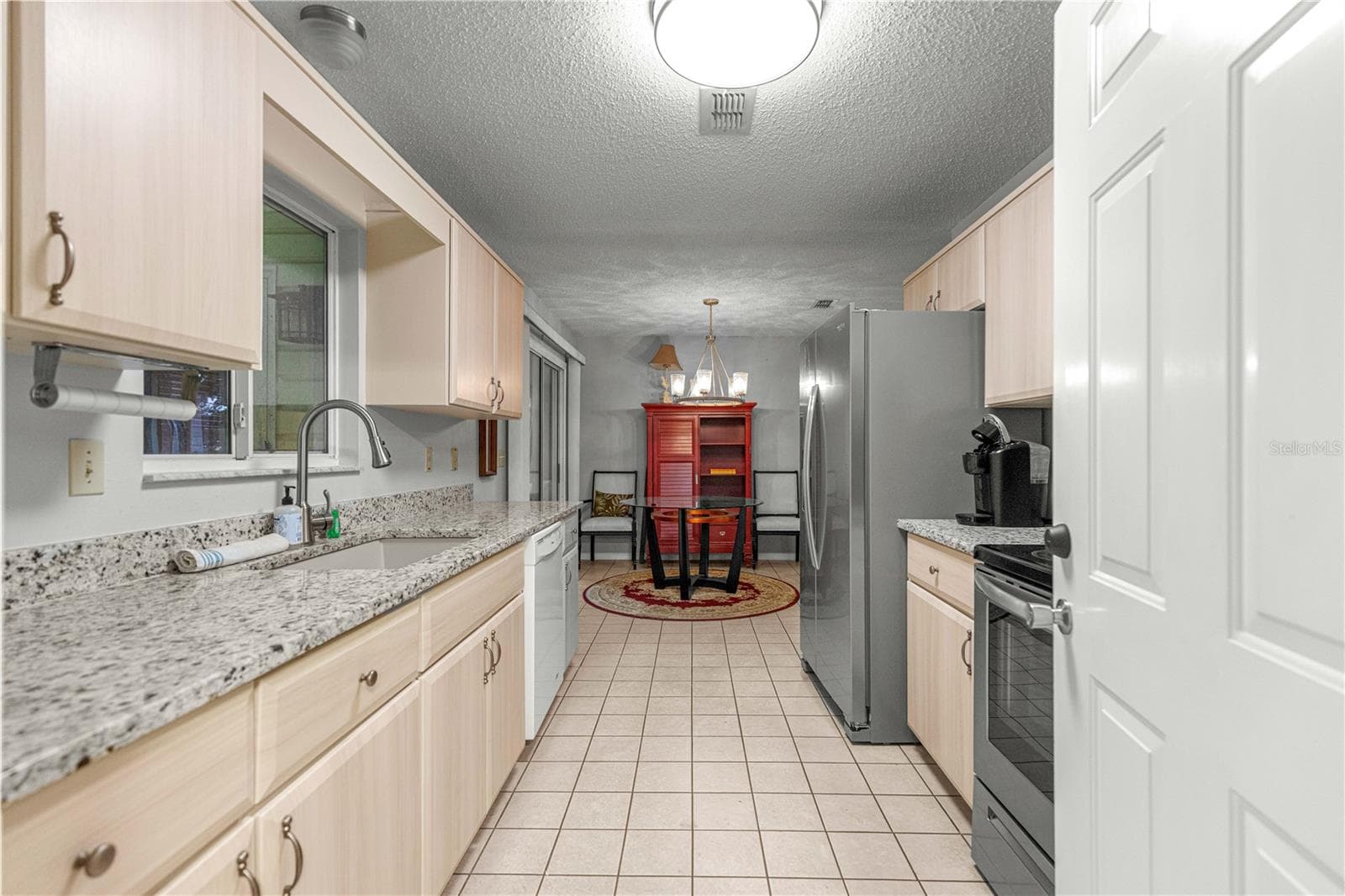 AMPLE GALLEY KITCHEN - 10434 SE 178TH PL, SUMMERFIELD