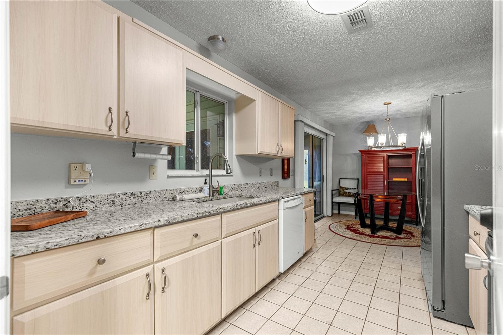 KITCHEN TO DINING - 10434 SE 178TH PL, SUMMERFIELD