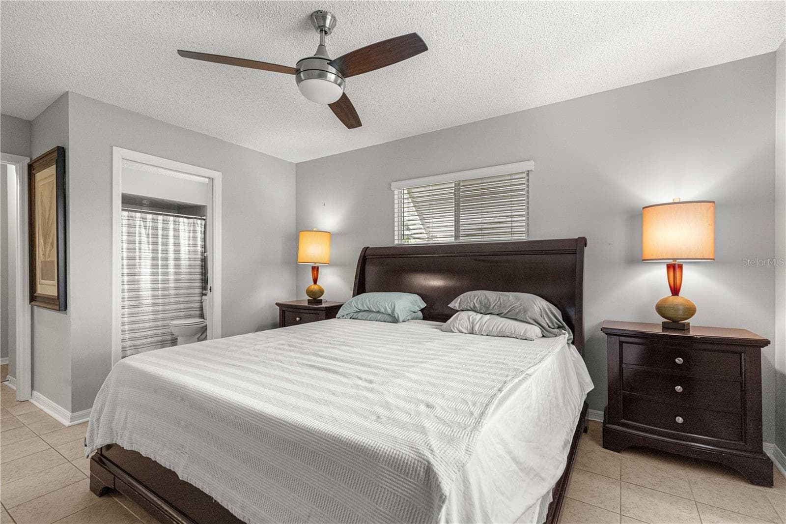 PRIMARY BEDROOM WITH EN-SUITE BATHROOM - 10434 SE 178TH PL, SUMMERFIELD
