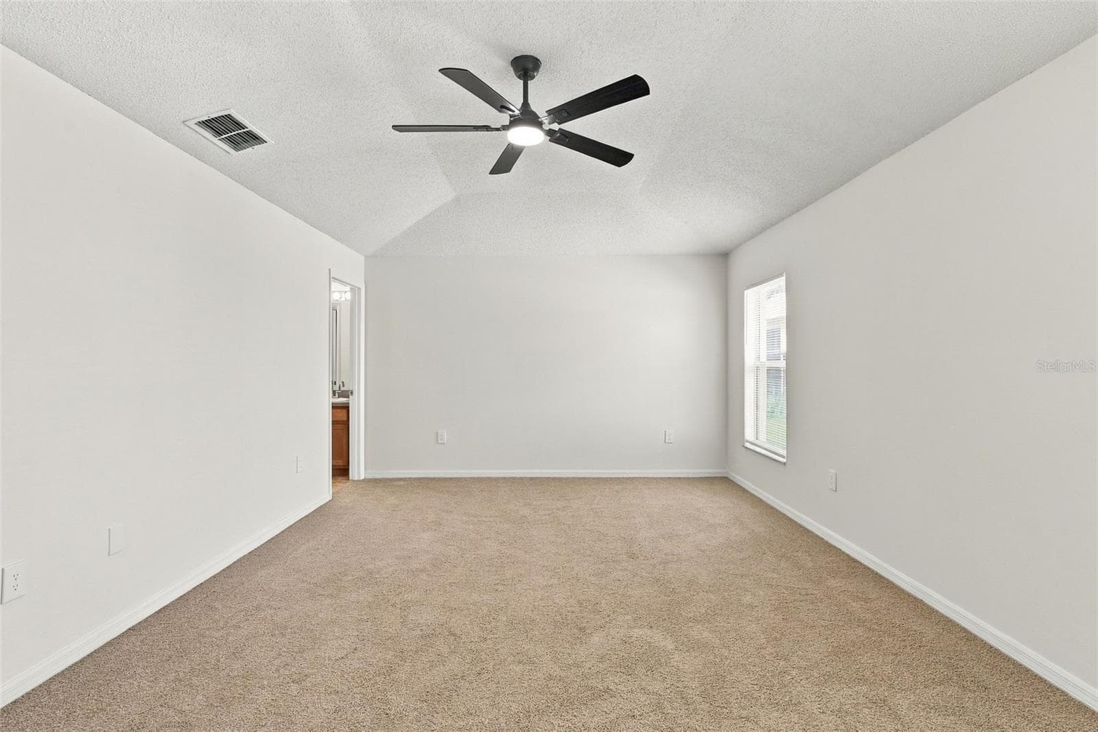 Primary Suite - Bedroom - 5742 ESSEX ISLE DR, ORLANDO