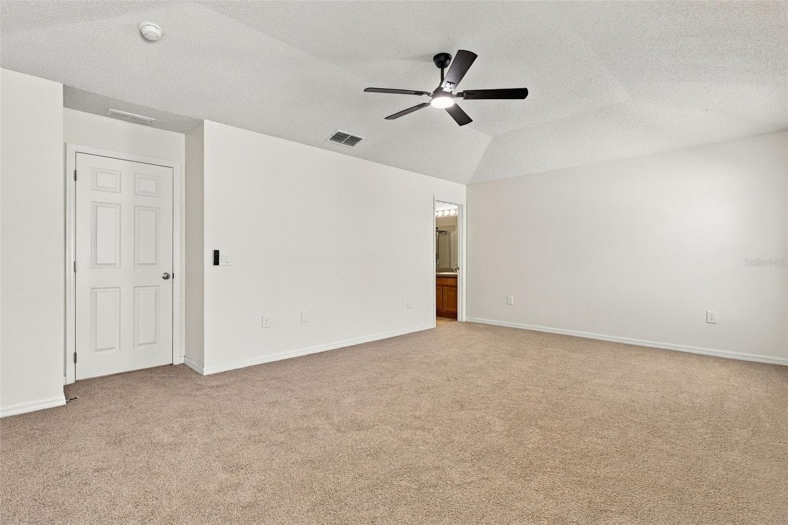 Primary Suite - Bedroom - 5742 ESSEX ISLE DR, ORLANDO