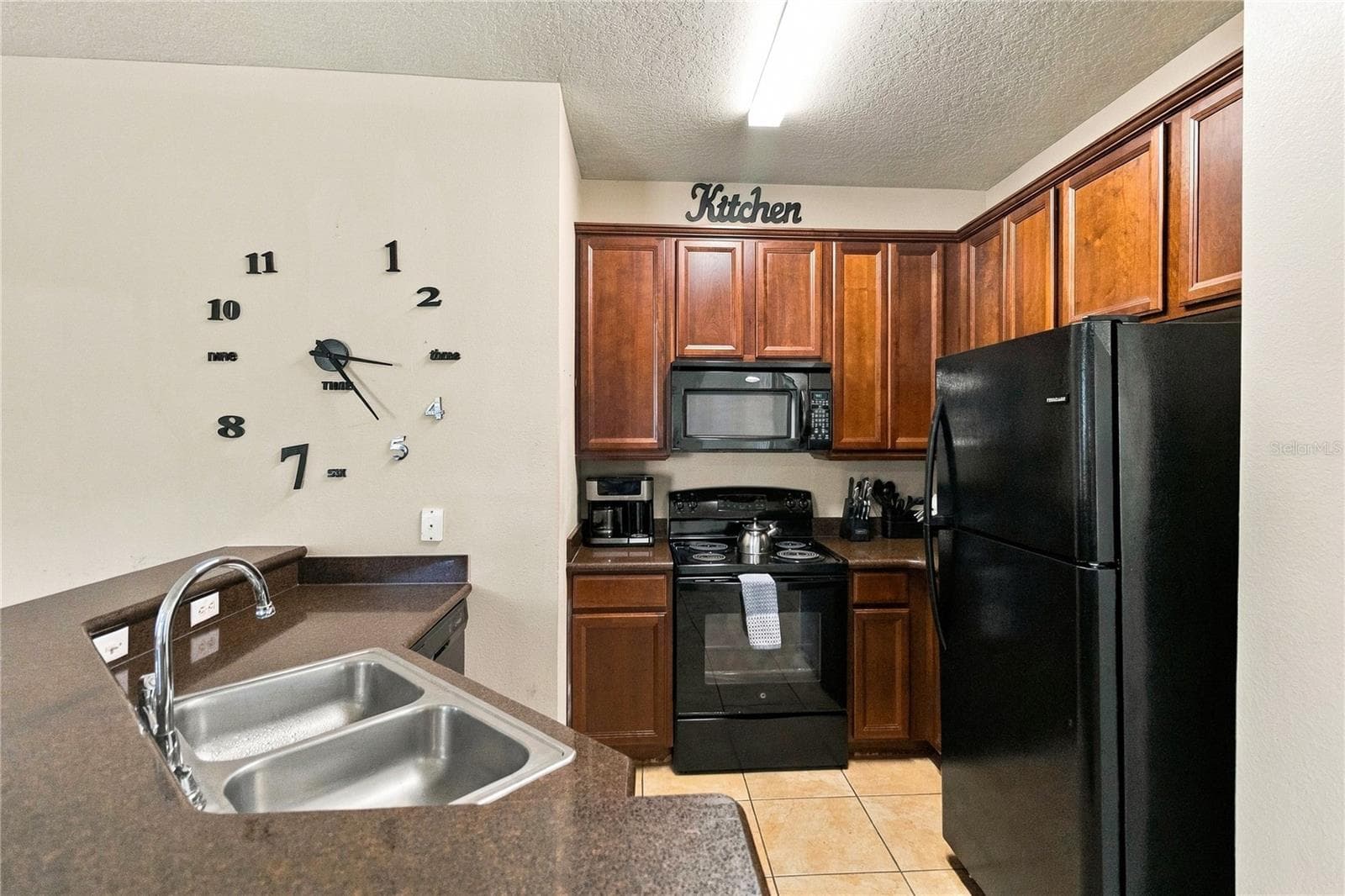 Townhouse at 2736 OAKWATER DR, KISSIMMEE, photo 15 of 59