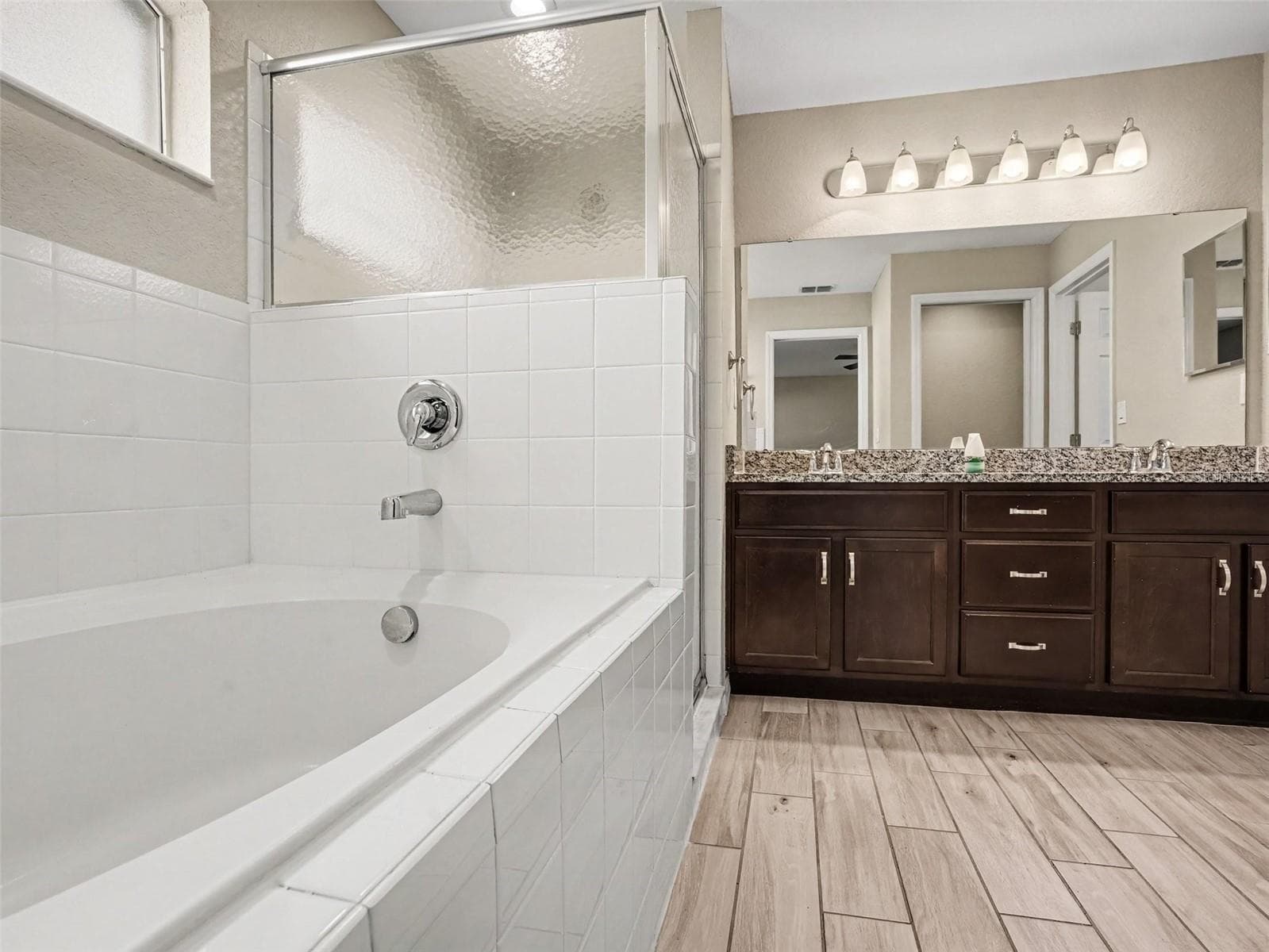 Single Family Residence at 1919 DANES CT, LAKELAND, photo 14 of 19