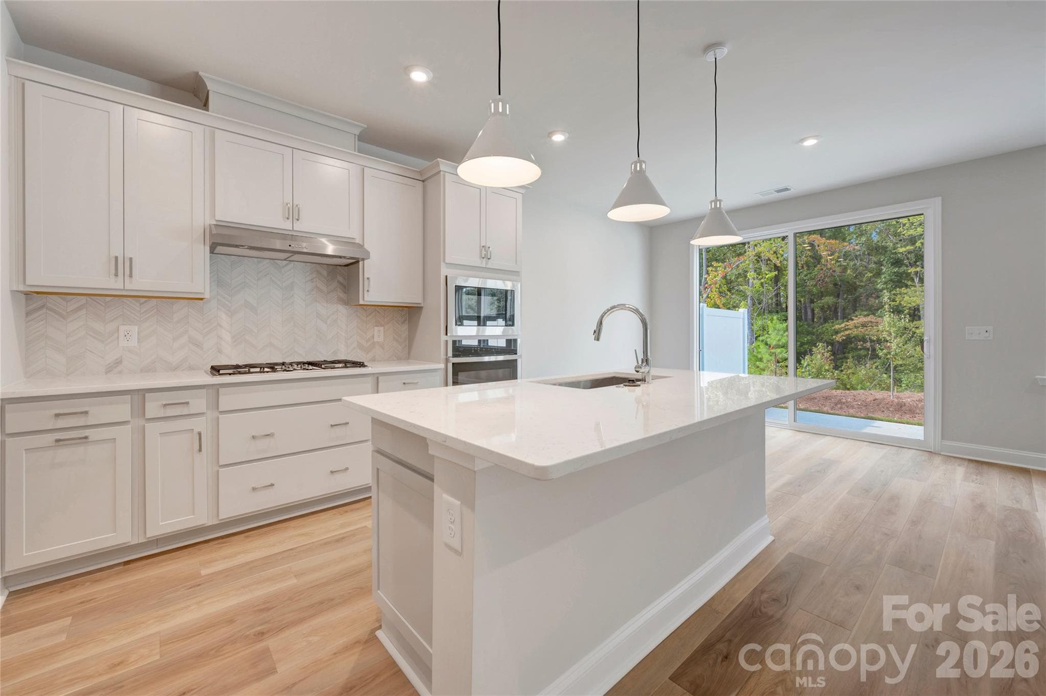 Light filled kitchen - Fort Mill