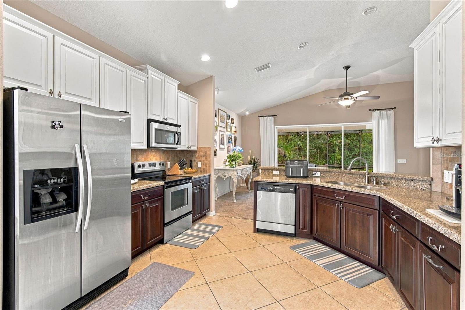 Single Family Residence at 11009 ROCKLEDGE VIEW DR, RIVERVIEW, photo 7 of 92