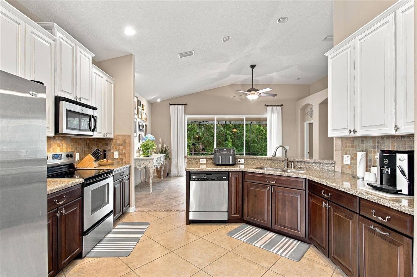 Single Family Residence at 11009 ROCKLEDGE VIEW DR, RIVERVIEW, photo 8 of 92
