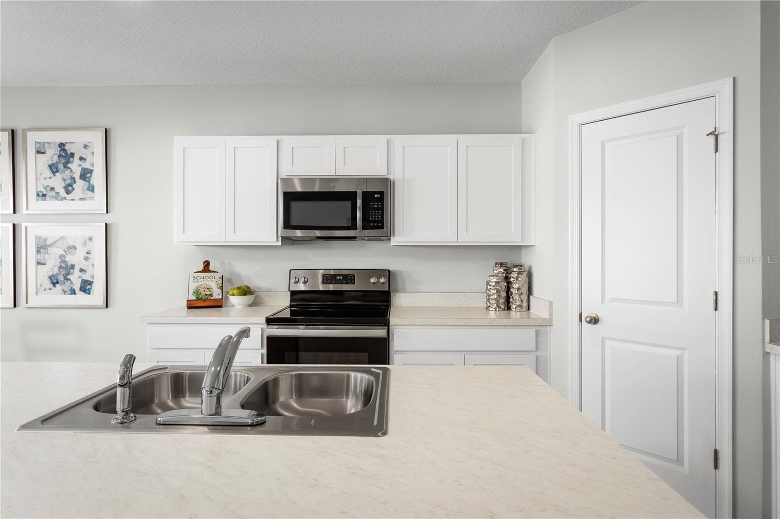 Single Family Residence at 8860 WILDFLOWER FIELD LN, WILDWOOD, photo 6 of 17