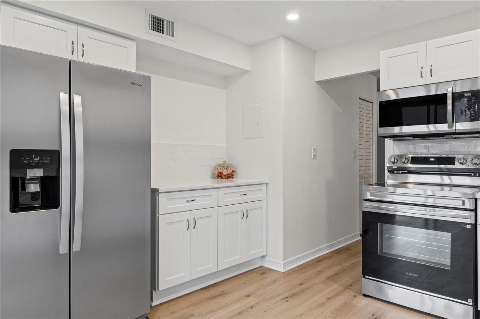 KITCHEN - 4895 BAY ST NE #109, ST PETERSBURG