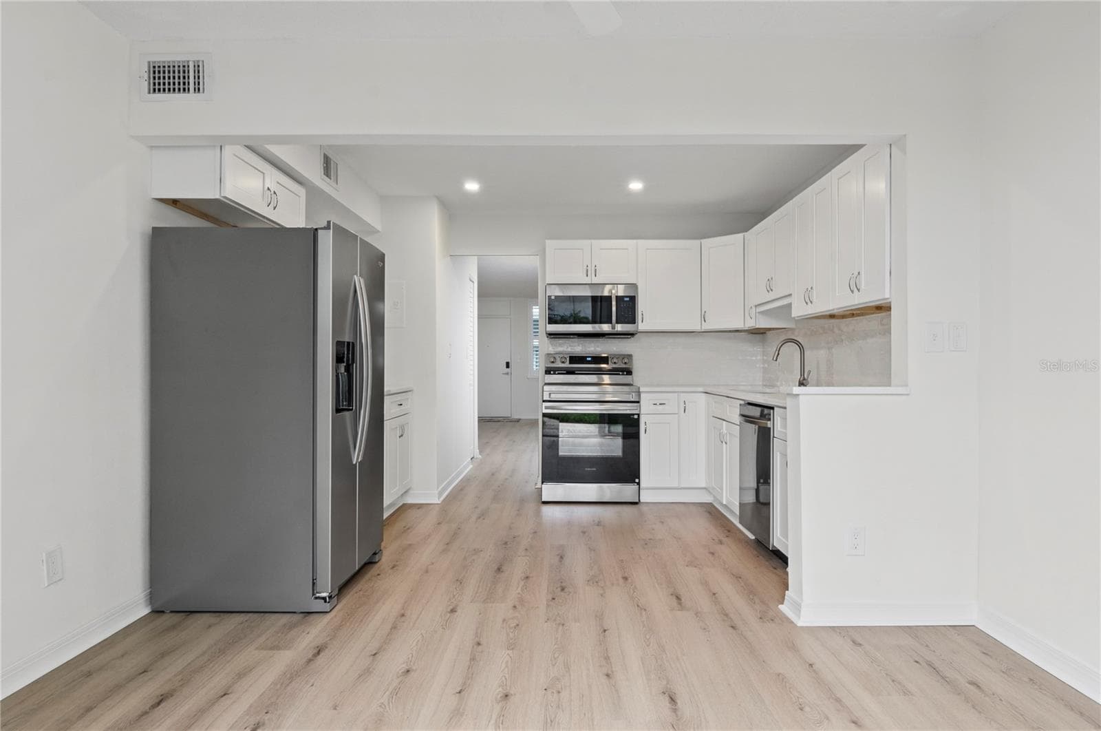KITCHEN - 4895 BAY ST NE #109, ST PETERSBURG