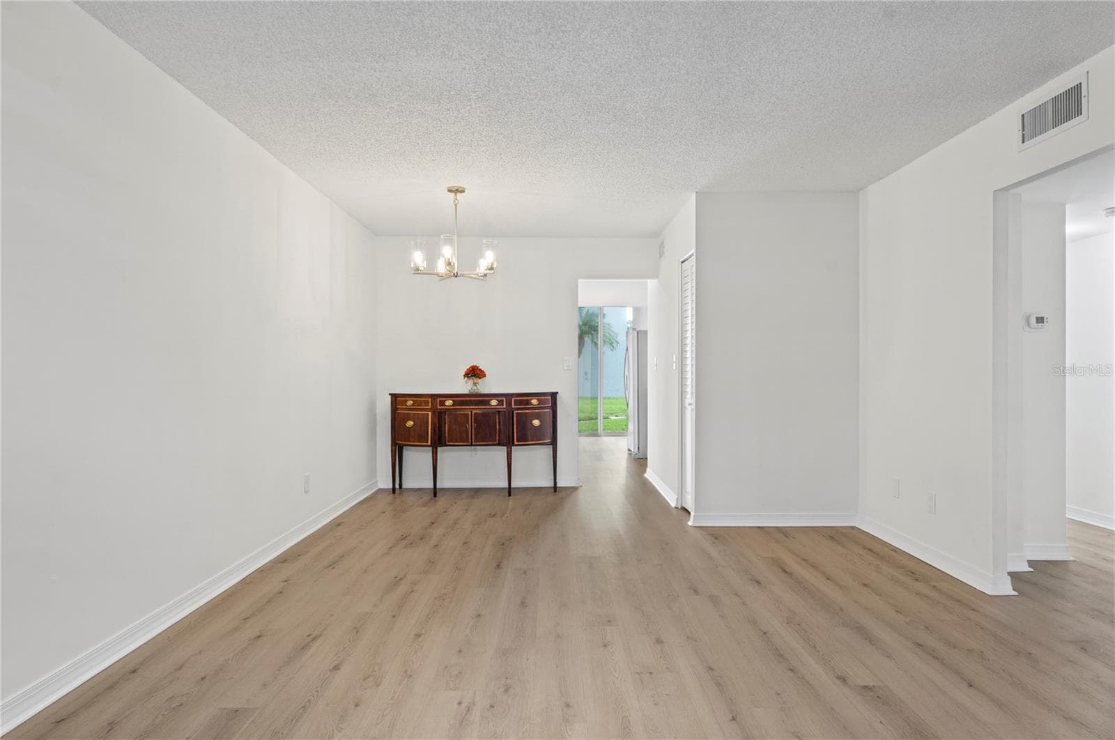 LIVING/DININGFRONT OF UNIT - 4895 BAY ST NE #109, ST PETERSBURG