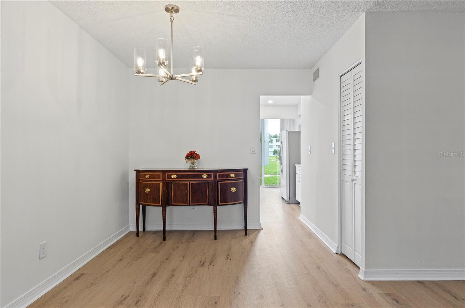 DINING - 4895 BAY ST NE #109, ST PETERSBURG