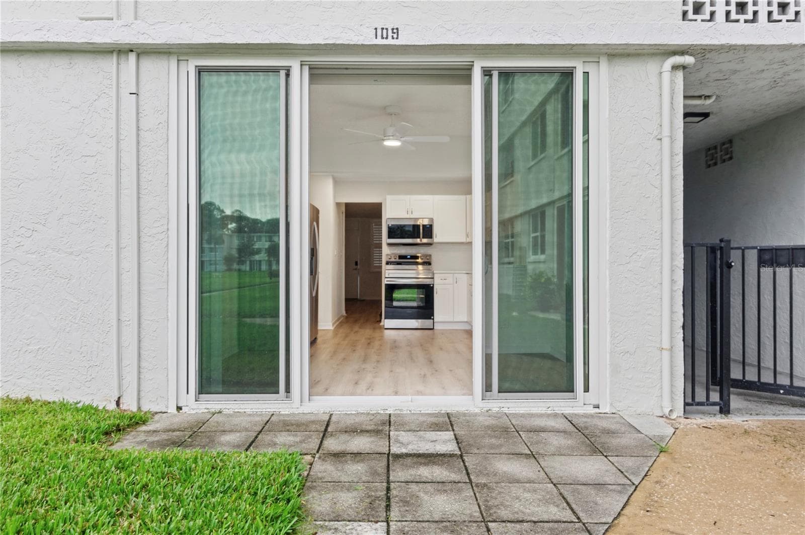 BACK OF UNIT - 4895 BAY ST NE #109, ST PETERSBURG