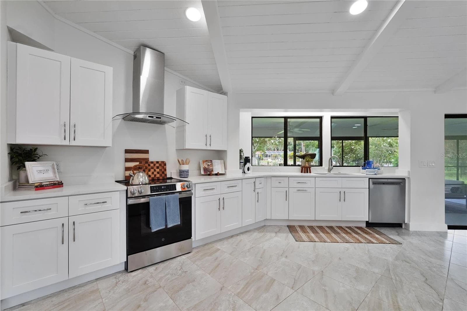 Single Family Residence at 5012 S DEEP WATER PT, HOMOSASSA, photo 6 of 27