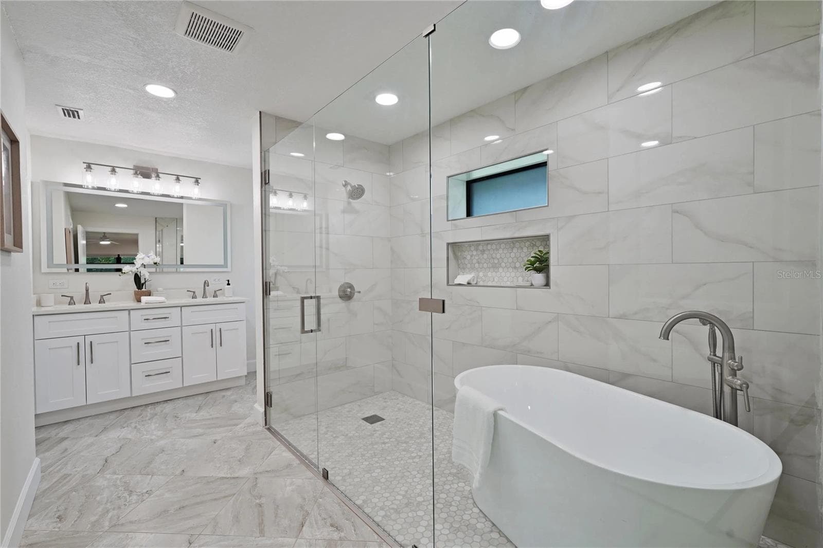Single Family Residence at 5012 S DEEP WATER PT, HOMOSASSA, photo 11 of 27