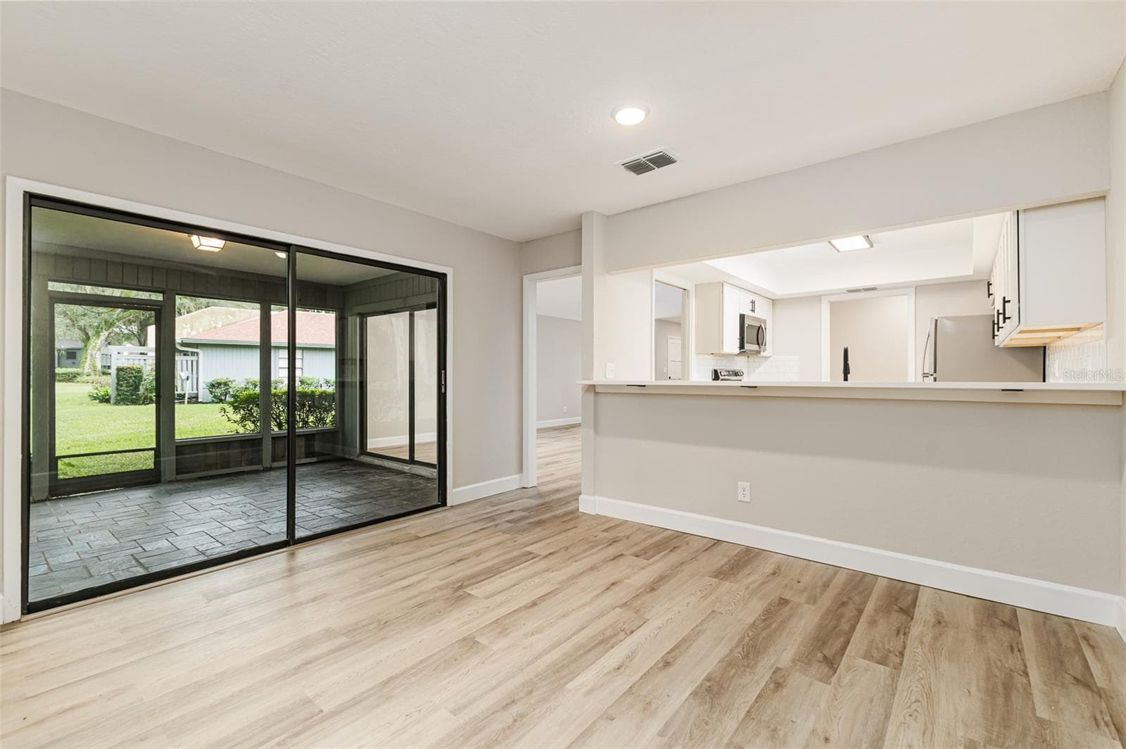 Condominium at 6616 SWEETBRIAR LN, LAKELAND, photo 9 of 25