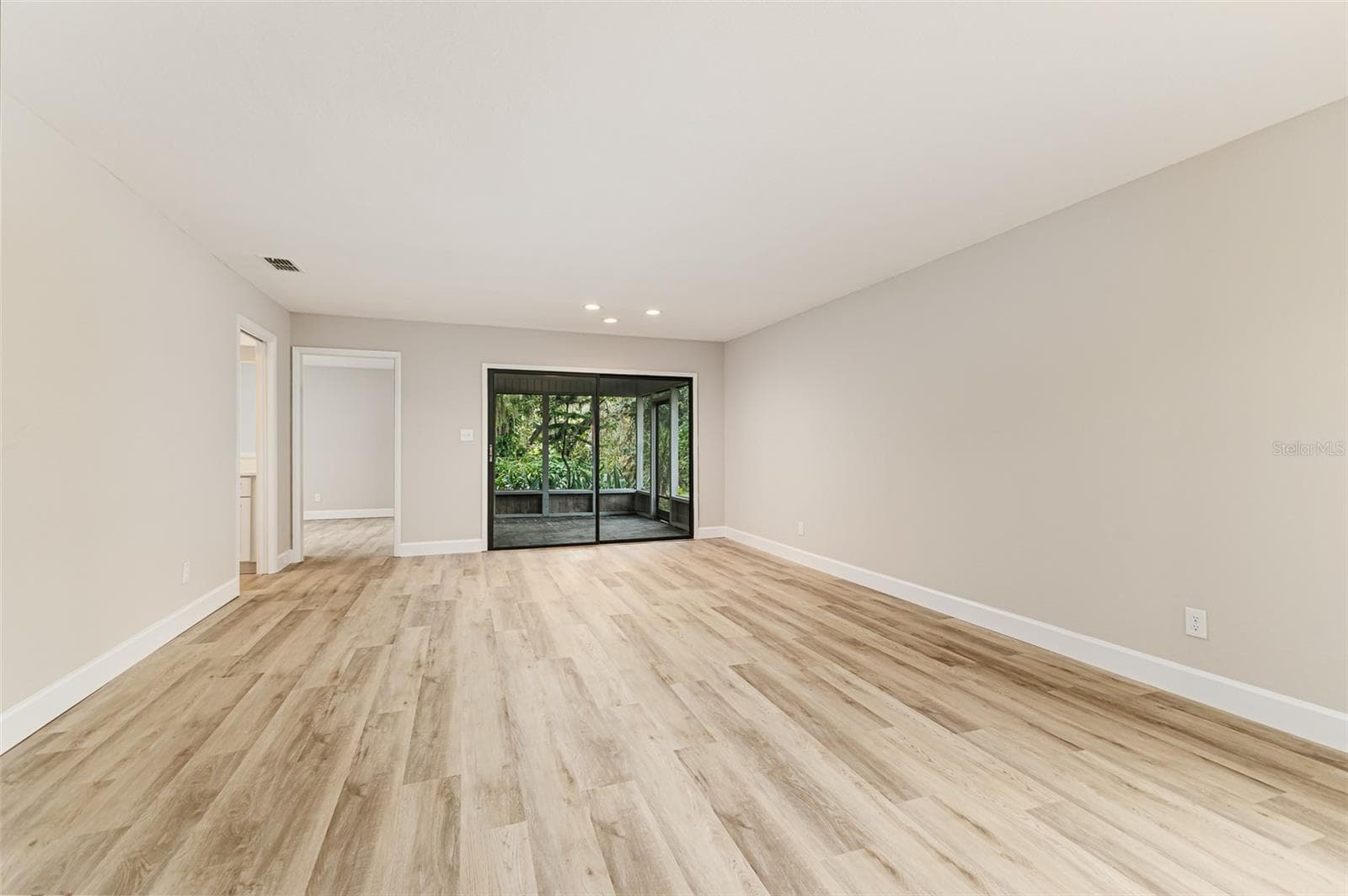 Condominium at 6616 SWEETBRIAR LN, LAKELAND, photo 10 of 25