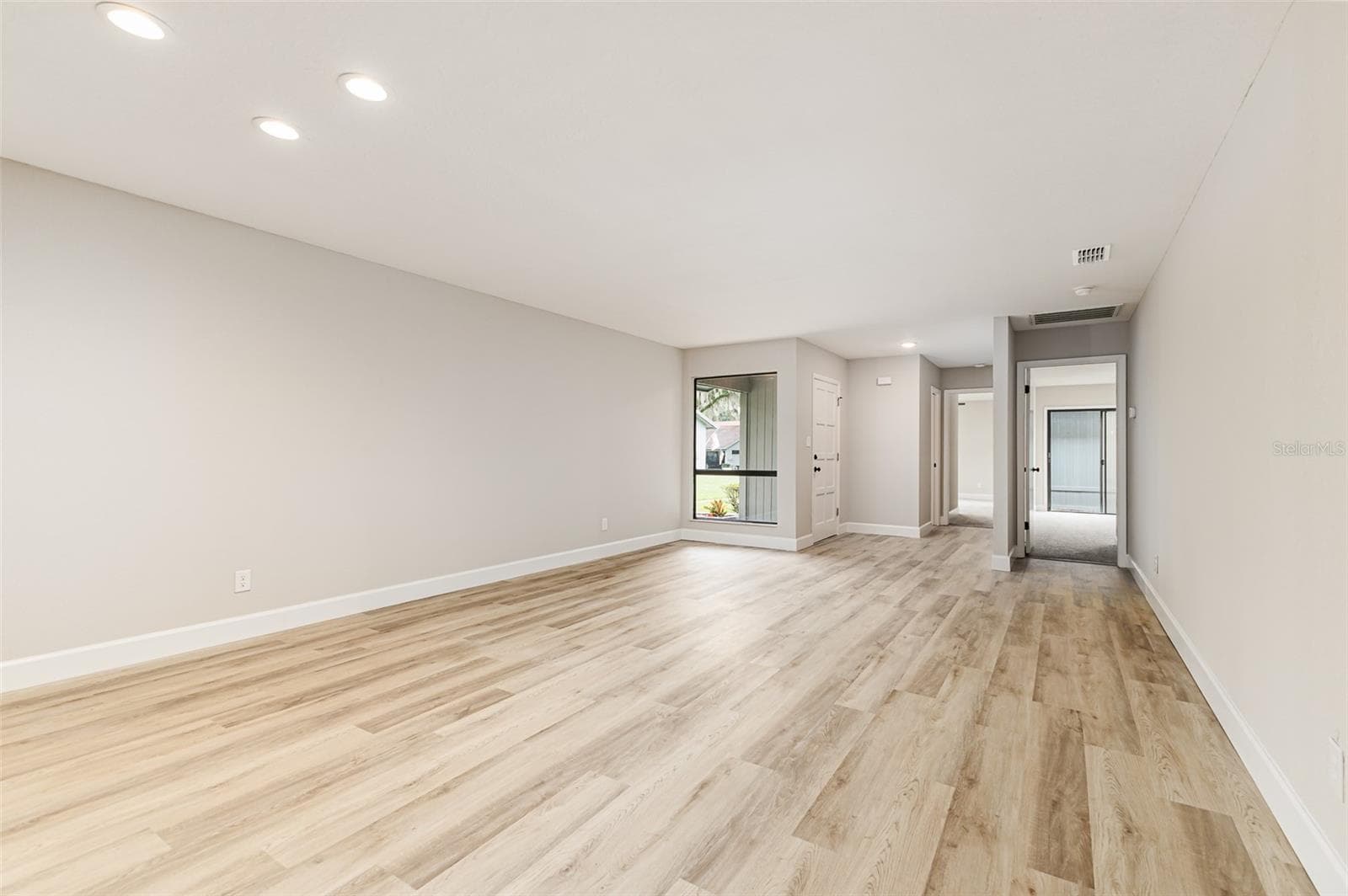 Condominium at 6616 SWEETBRIAR LN, LAKELAND, photo 11 of 25