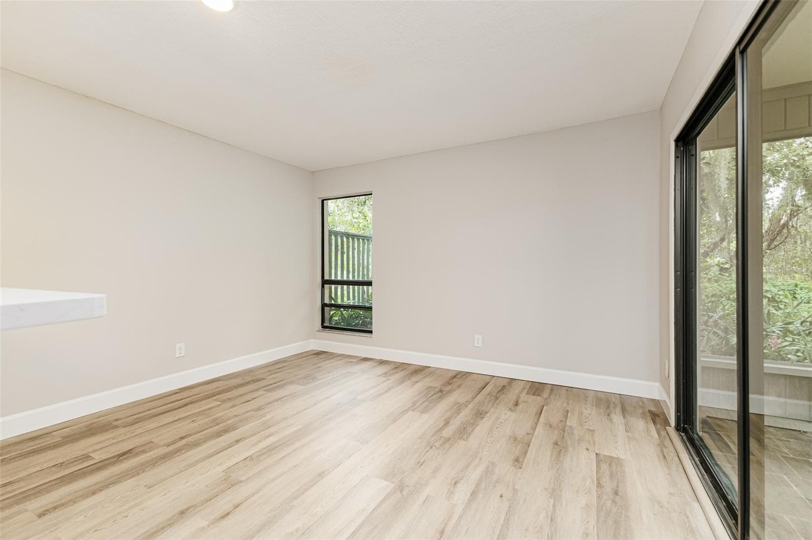 Condominium at 6616 SWEETBRIAR LN, LAKELAND, photo 12 of 25