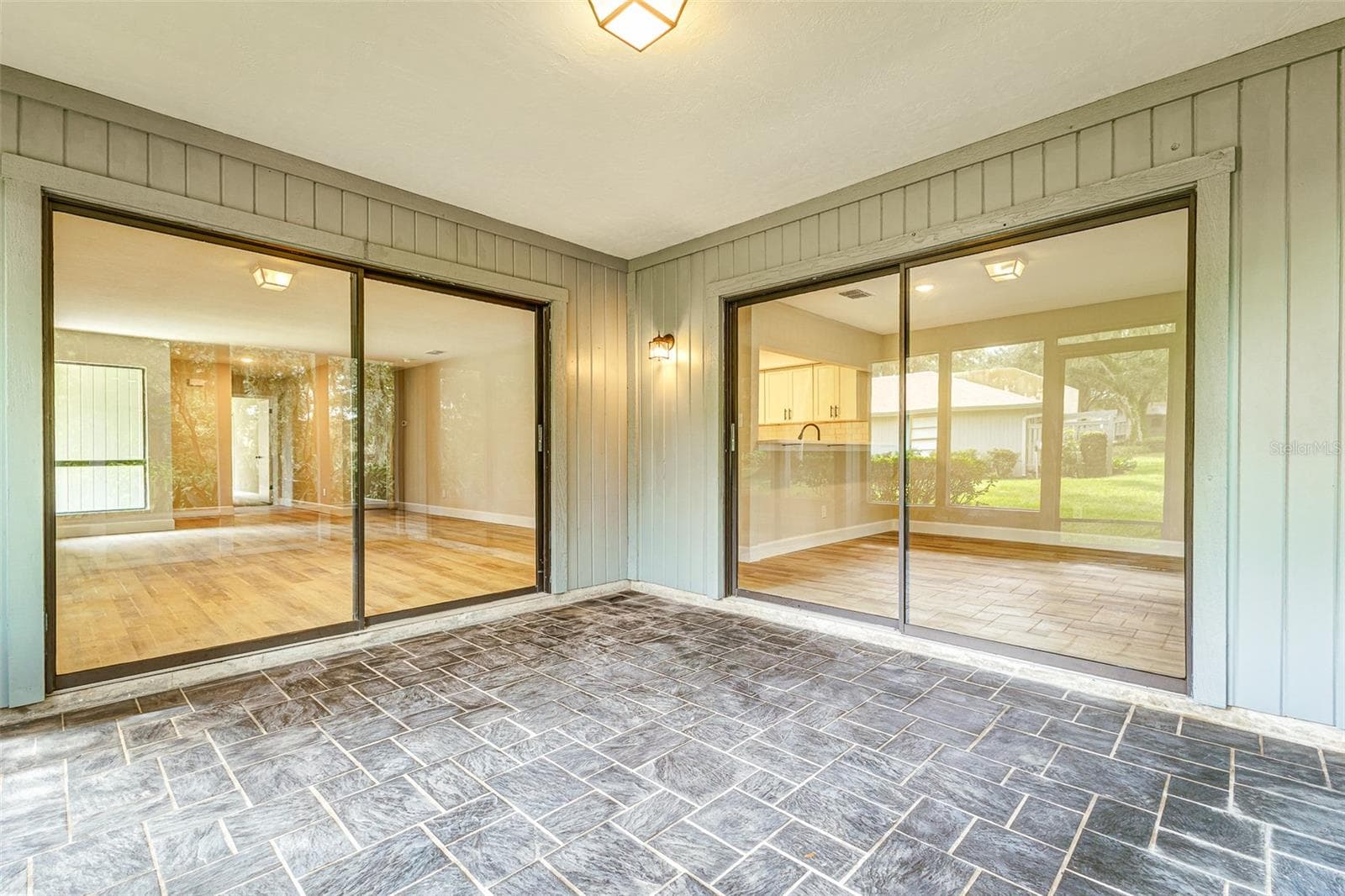 Condominium at 6616 SWEETBRIAR LN, LAKELAND, photo 20 of 25