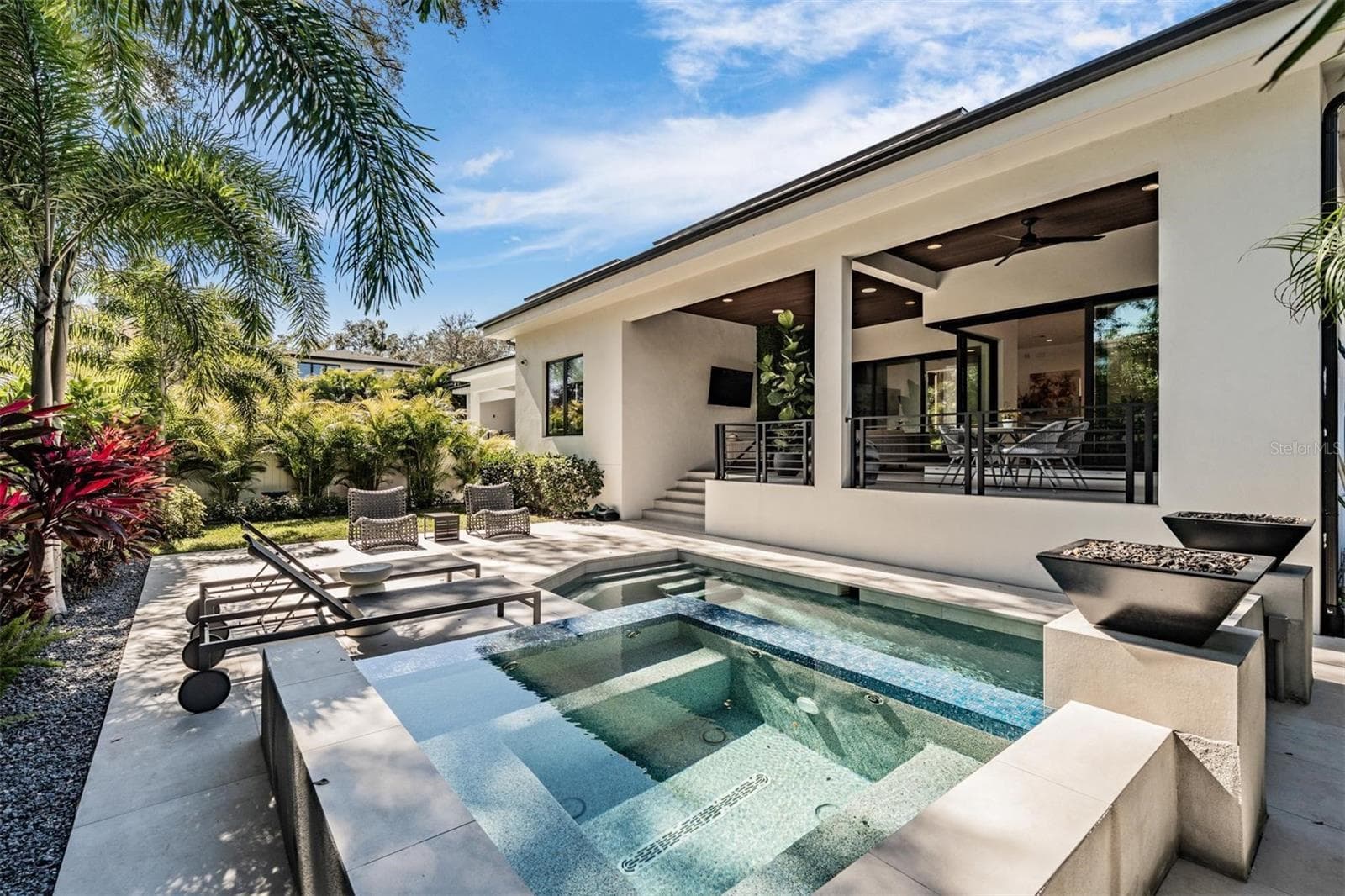 Single Family Residence at 212 S RENELLIE DR, TAMPA, photo 12 of 23