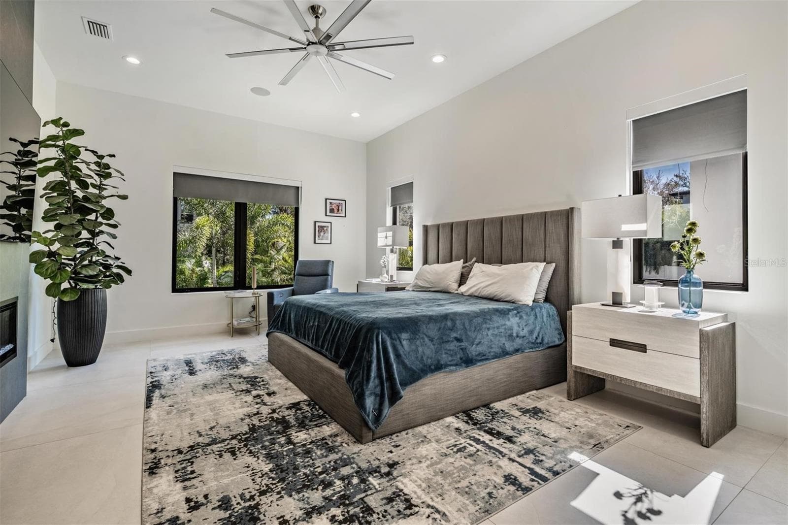 Single Family Residence at 212 S RENELLIE DR, TAMPA, photo 15 of 23