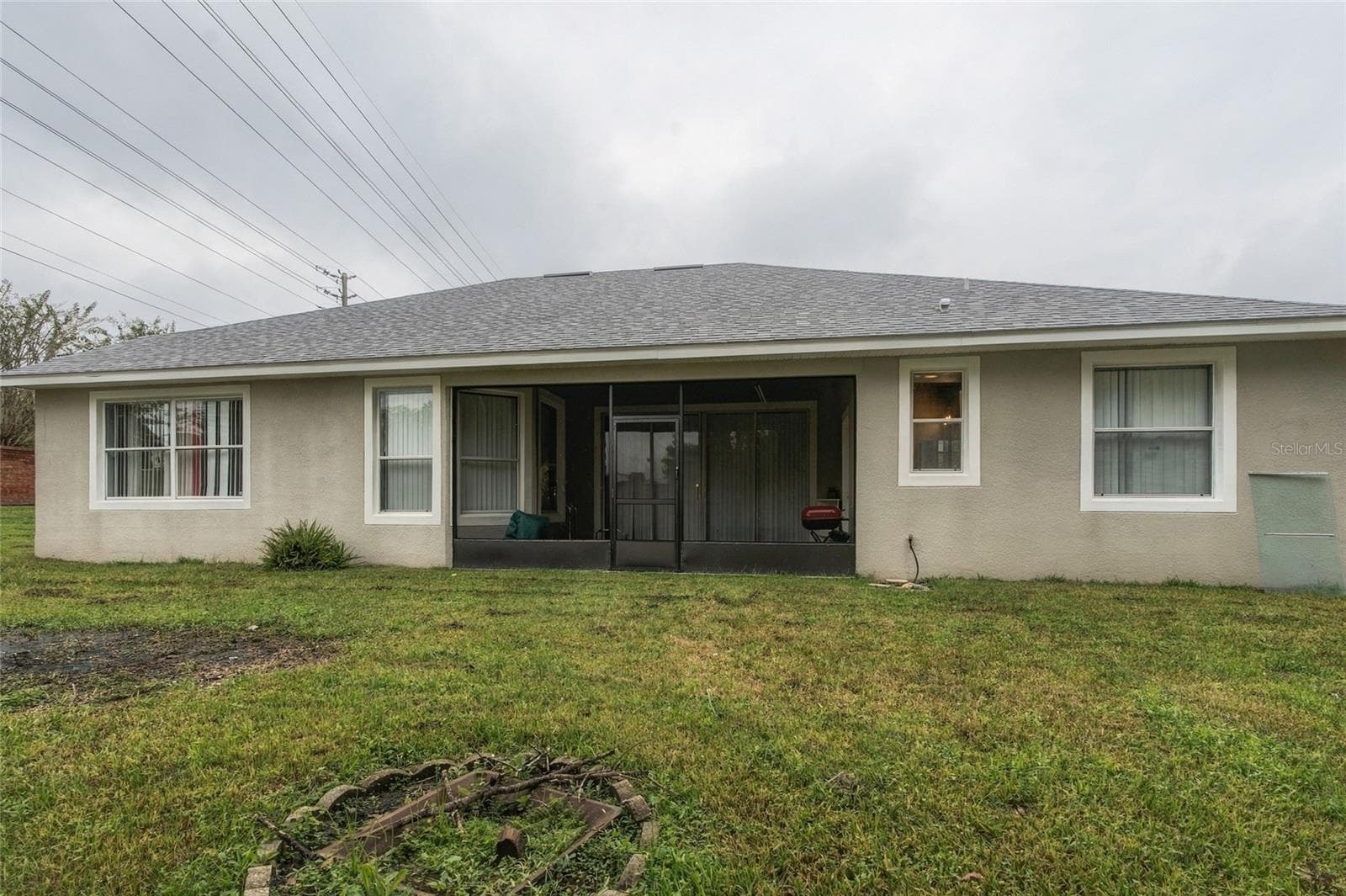 Screened in Patio - 2940 BENTON LN, KISSIMMEE