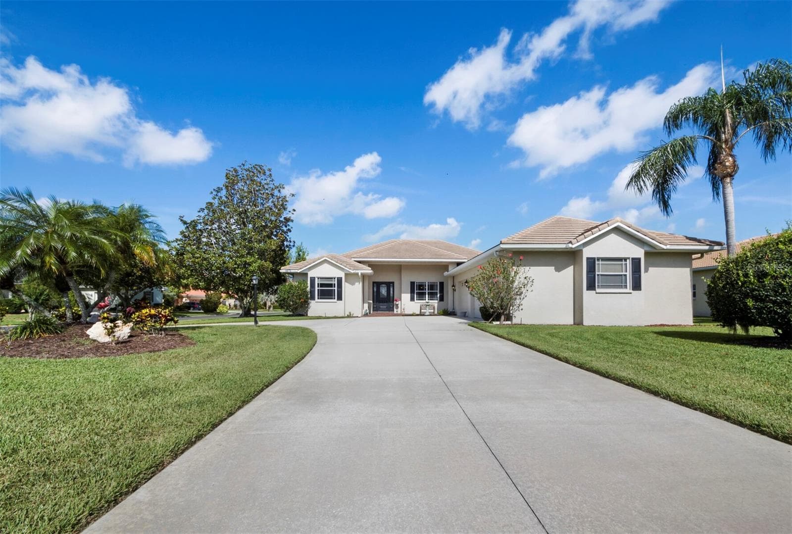 Single Family Residence at 6643 BUTLERS CREST DR, BRADENTON, photo 3 of 57