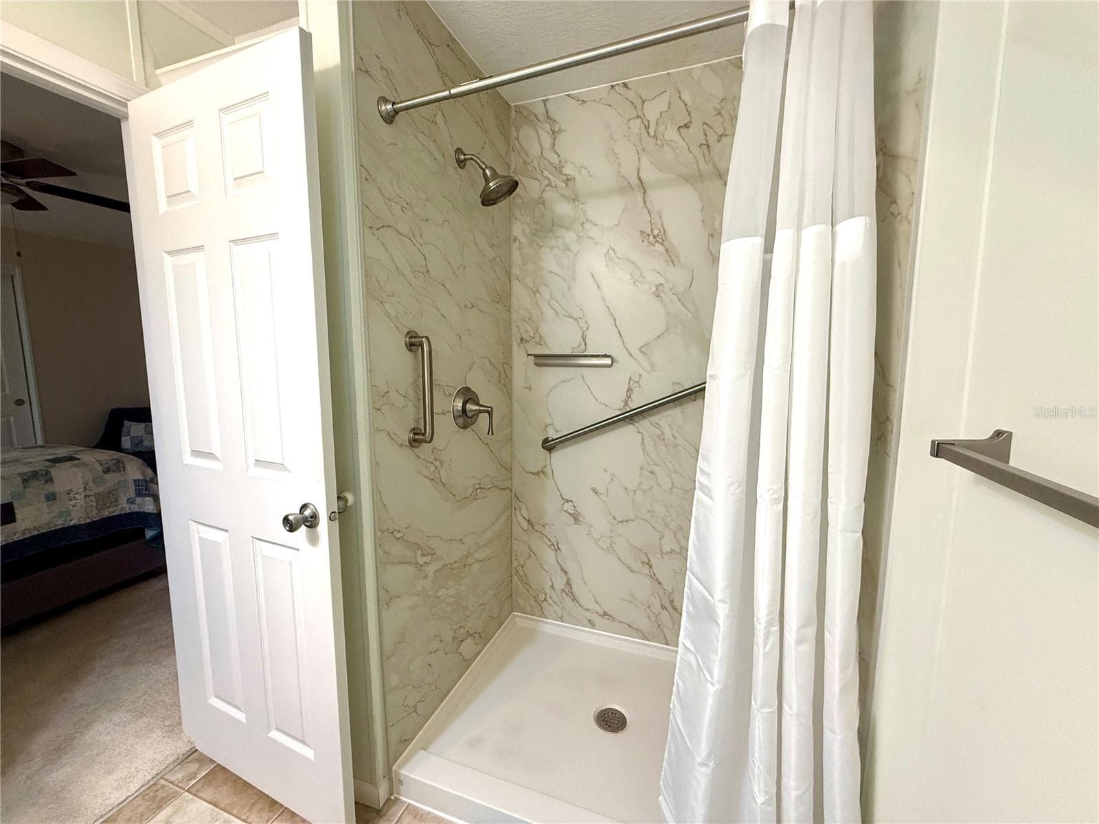 Manufactured Home at 260 S PORT ROYAL LN, APOLLO BEACH, photo 13 of 19