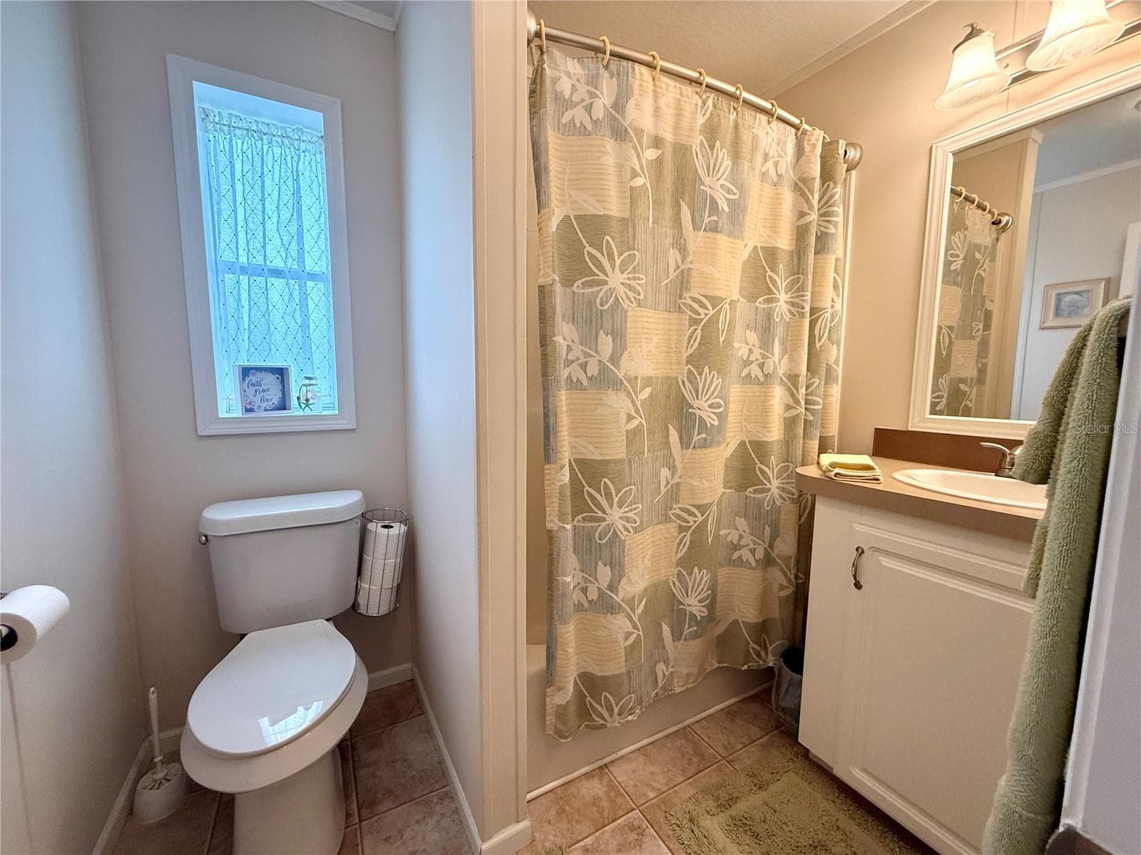 Manufactured Home at 260 S PORT ROYAL LN, APOLLO BEACH, photo 15 of 19