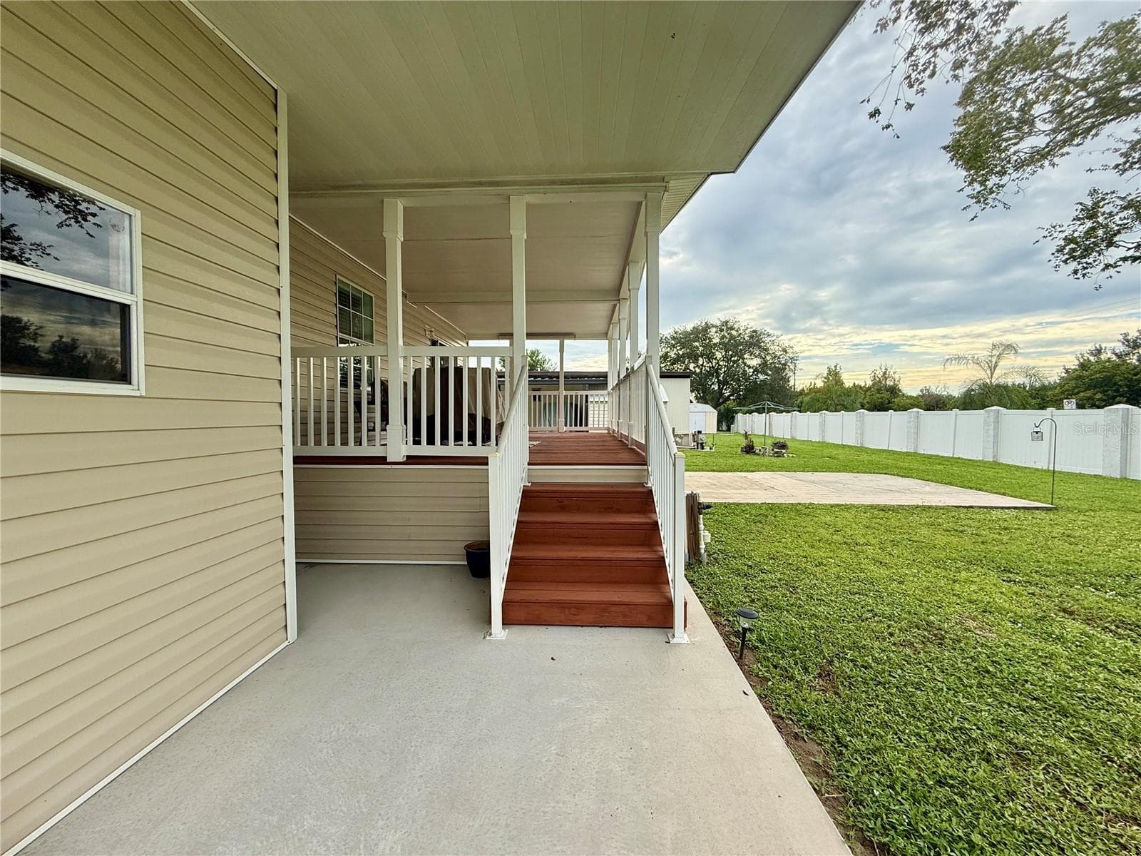 Manufactured Home at 260 S PORT ROYAL LN, APOLLO BEACH, photo 17 of 19