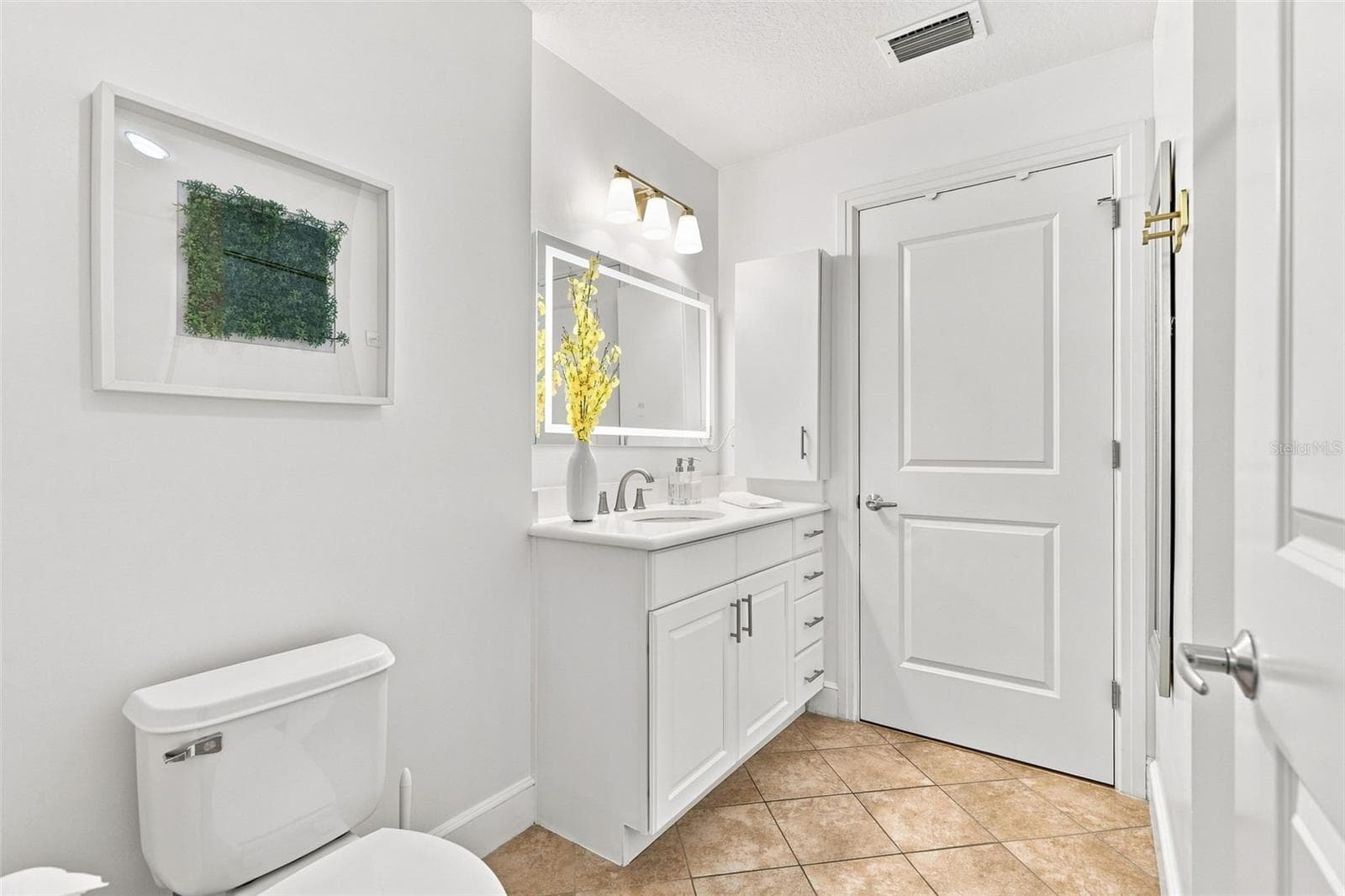 Condominium at 101 S EOLA DR #905, ORLANDO, photo 7 of 30