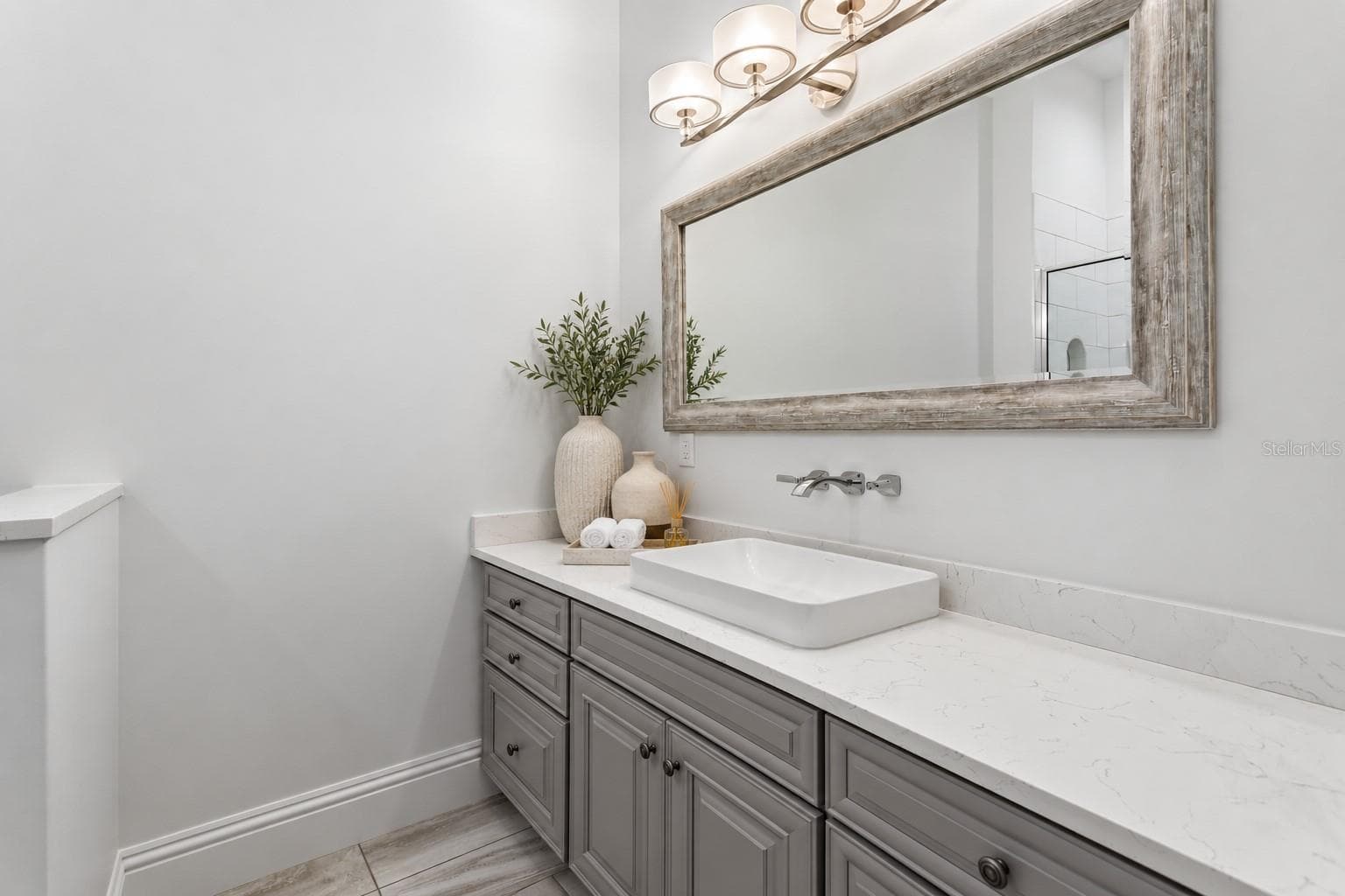 Single Family Residence at 17032 COMUNIDAD DE AVILA, LUTZ, photo 24 of 49