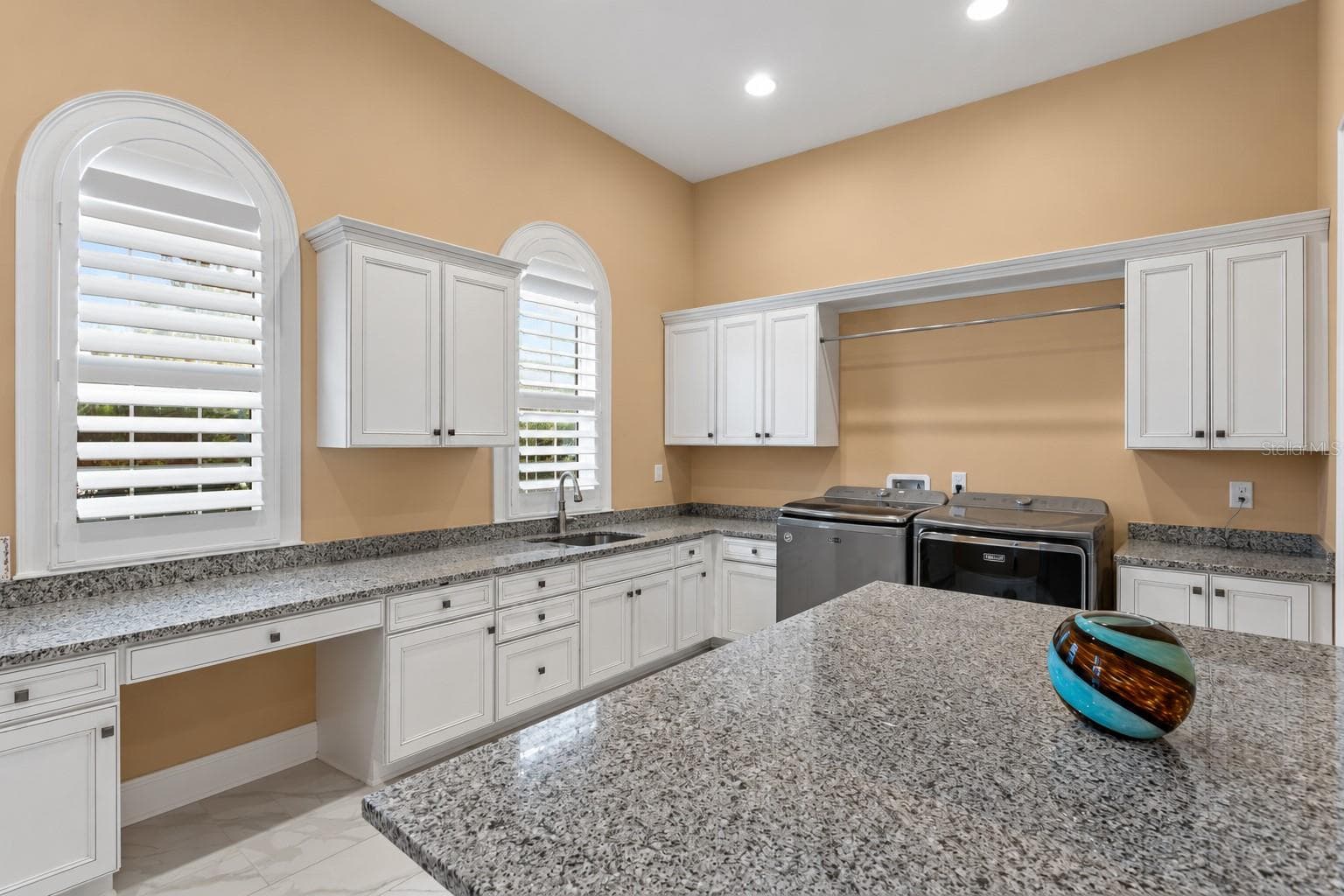 Single Family Residence at 17032 COMUNIDAD DE AVILA, LUTZ, photo 25 of 49