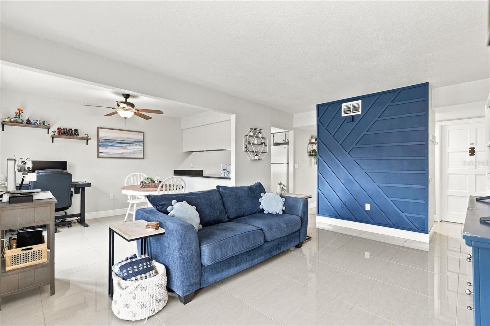 Condominium at 1000 LAKE OF THE WOODS BLVD #202B, FERN PARK, photo 2 of 25