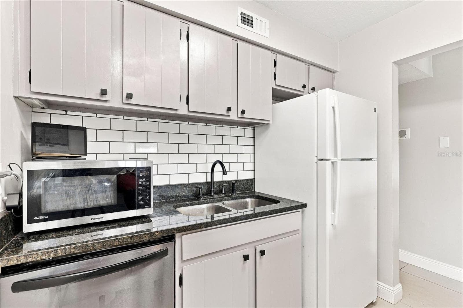 Condominium at 1000 LAKE OF THE WOODS BLVD #202B, FERN PARK, photo 7 of 25