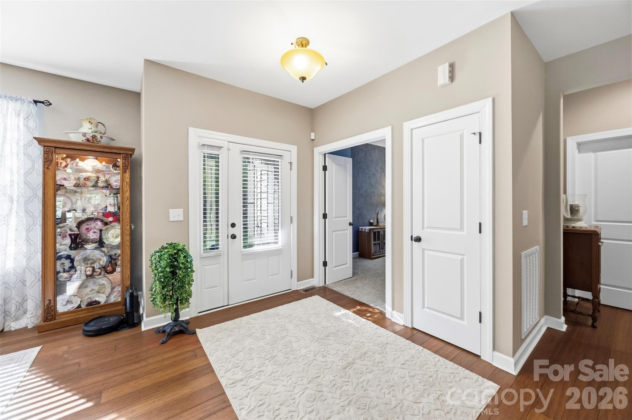 Single Family Residence at 2072 Old Ferry Lane, Lancaster, photo 6 of 45