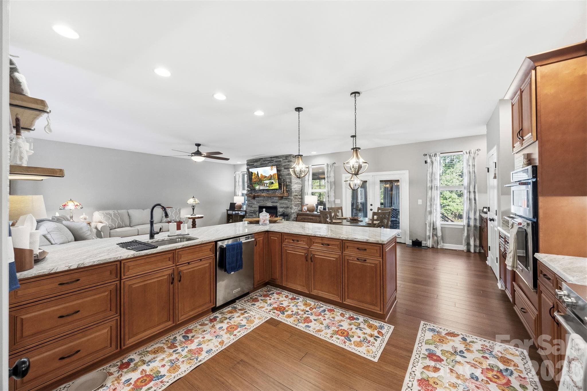 Single Family Residence at 2072 Old Ferry Lane, Lancaster, photo 19 of 45