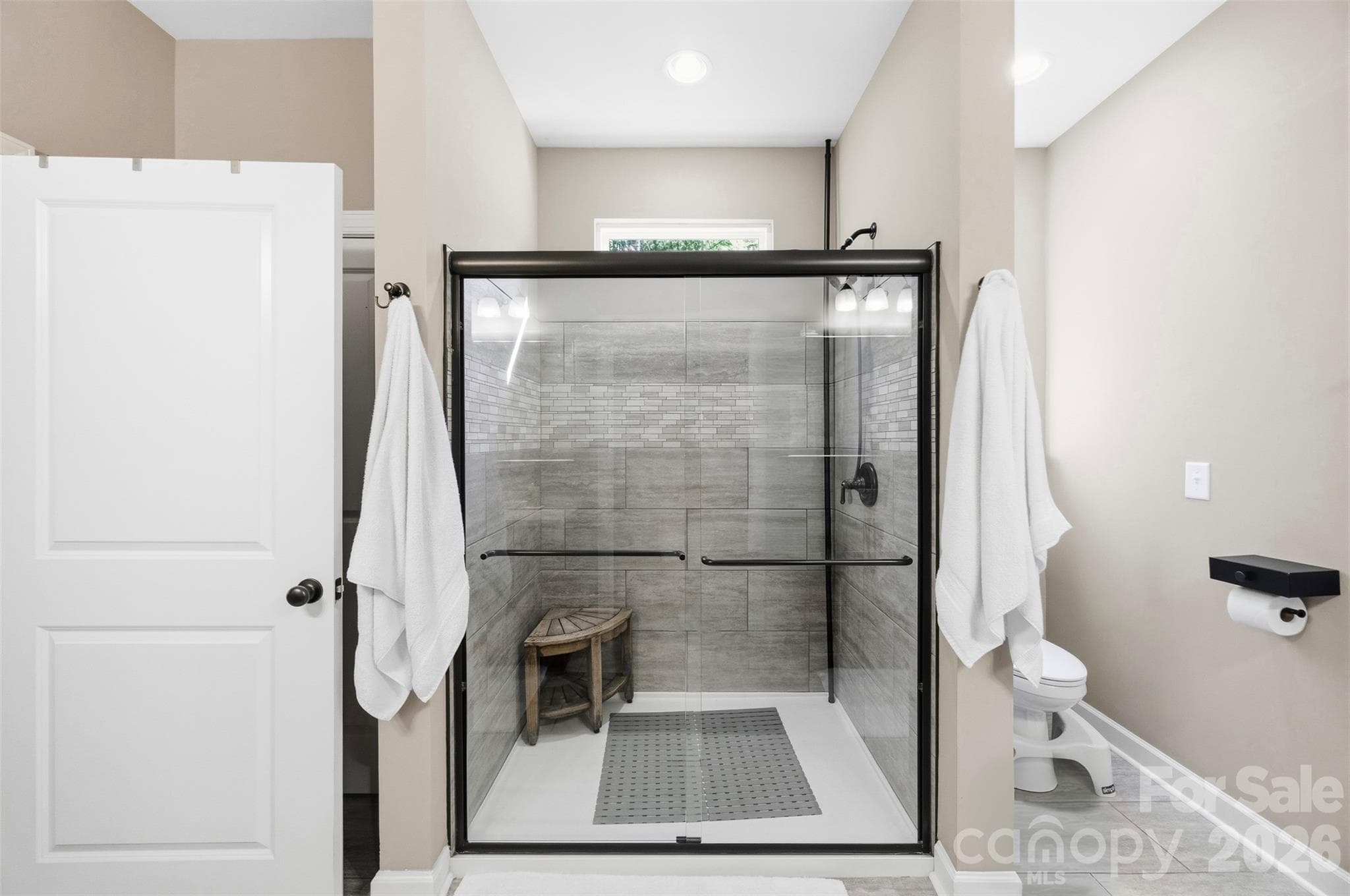 Single Family Residence at 2072 Old Ferry Lane, Lancaster, photo 23 of 45