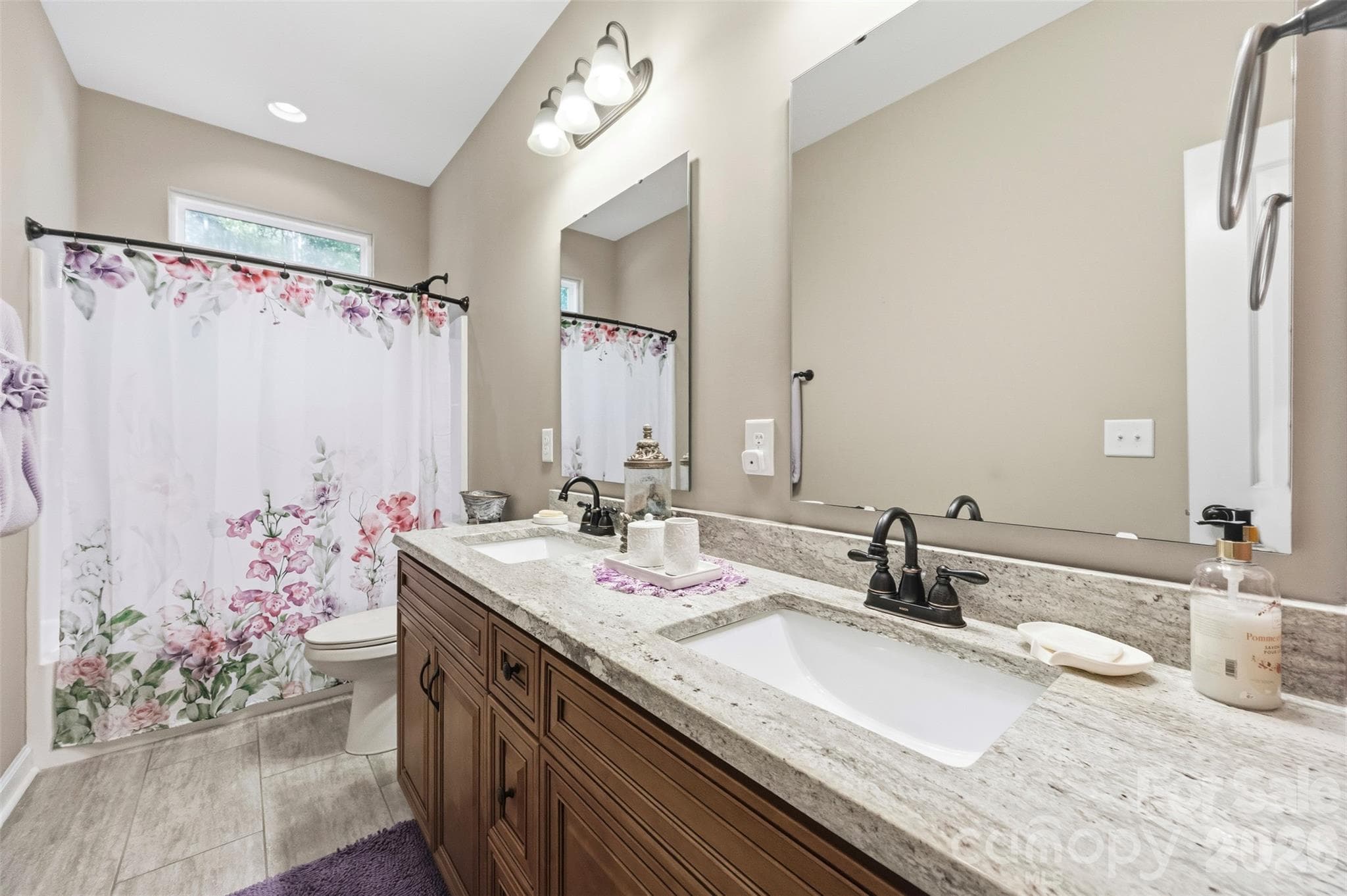Single Family Residence at 2072 Old Ferry Lane, Lancaster, photo 26 of 45