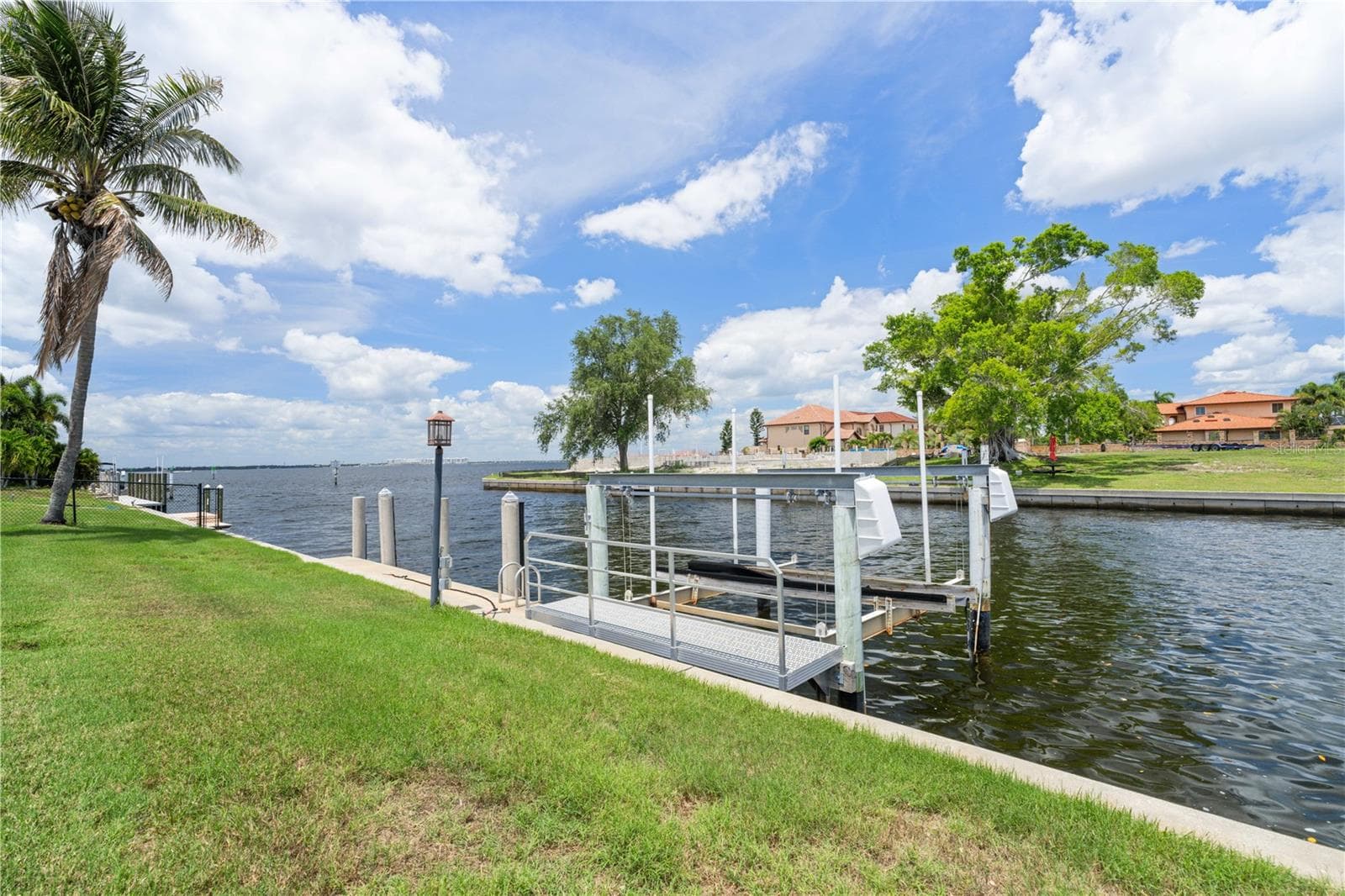 Single Family Residence at 2211 PALM TREE DR, PUNTA GORDA, photo 6 of 60