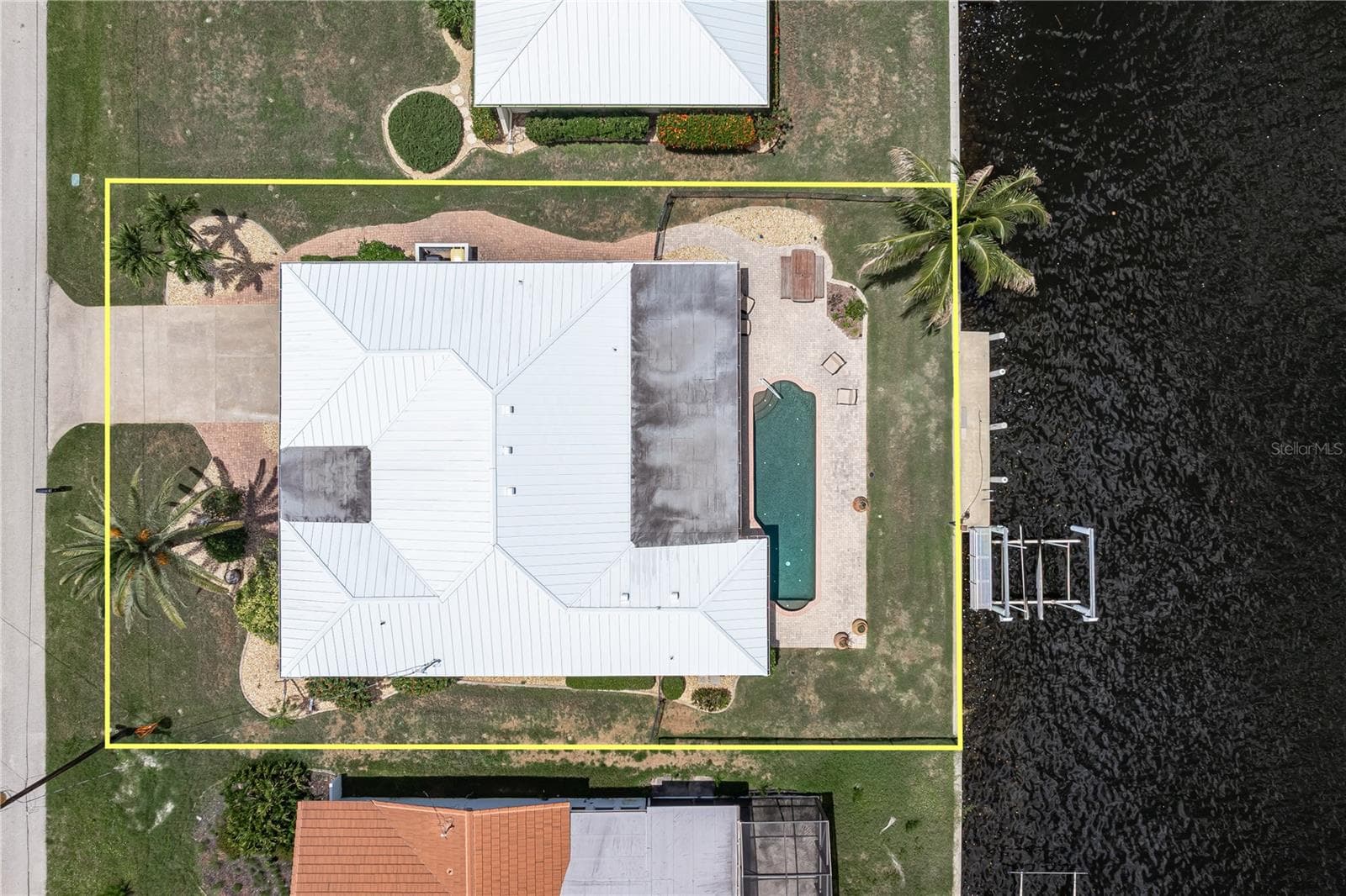 Single Family Residence at 2211 PALM TREE DR, PUNTA GORDA, photo 13 of 60