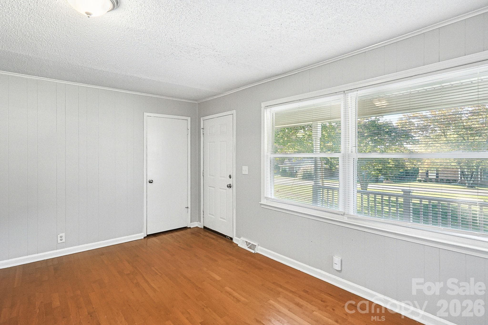 Single Family Residence at 1316 Mayberry Road, Dallas, photo 4 of 39
