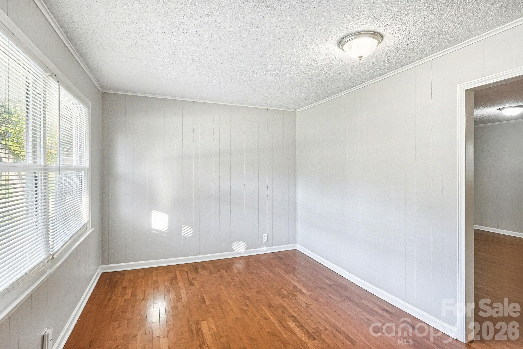 Single Family Residence at 1316 Mayberry Road, Dallas, photo 5 of 39