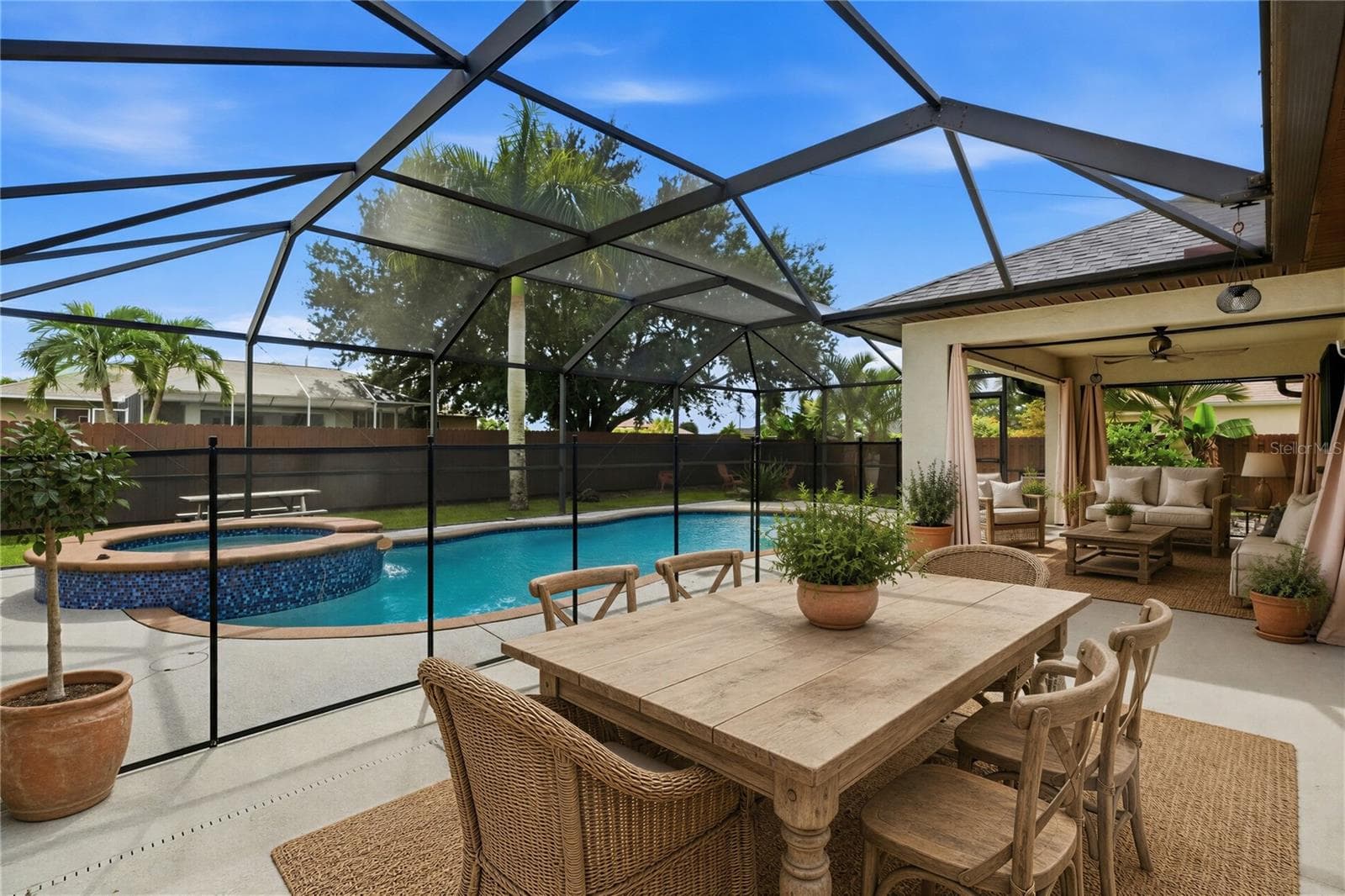 Virtaully Staged - 304 NE 20TH TER, CAPE CORAL