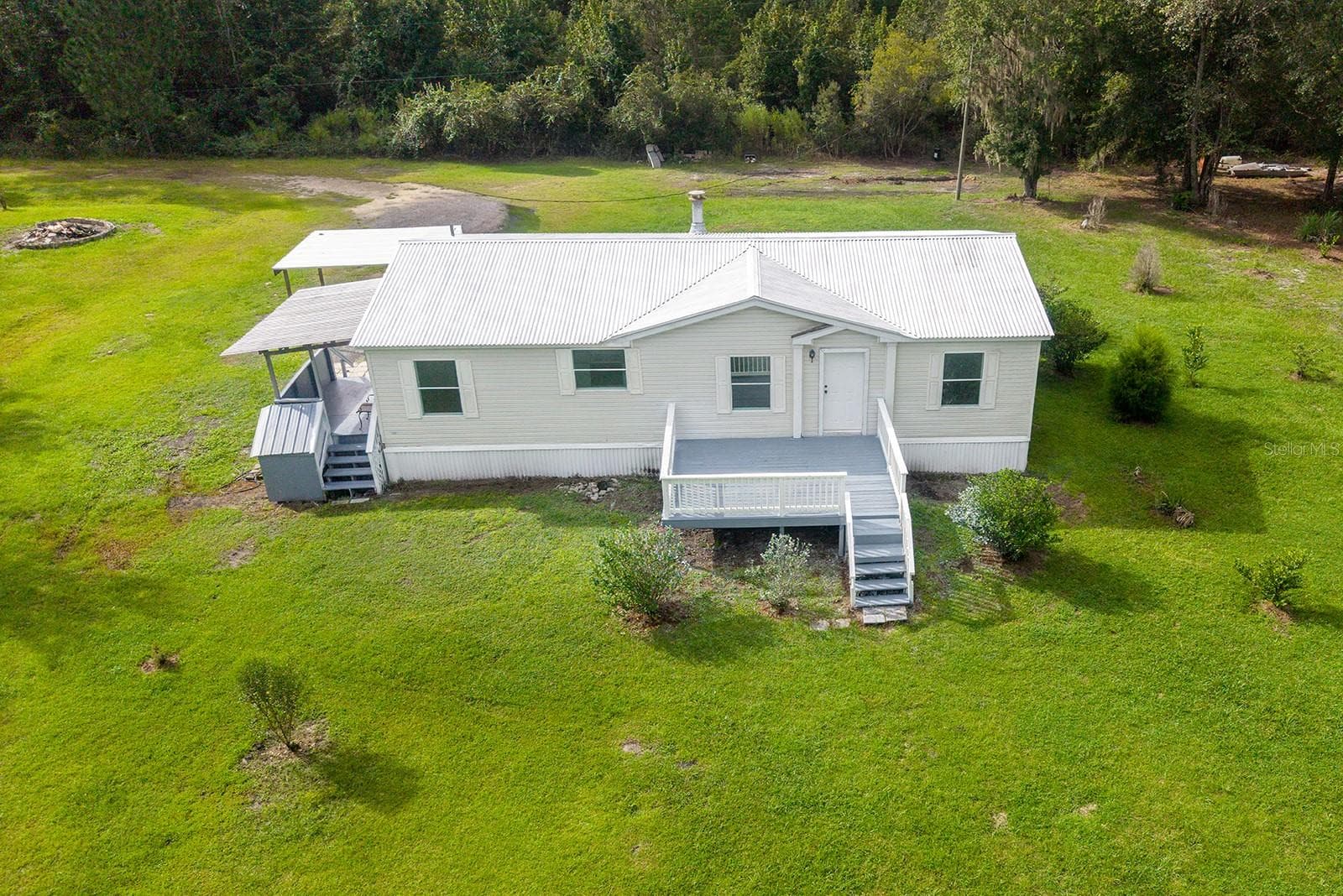 Manufactured Home at 3583 NW 216TH ST, LAWTEY, photo 6 of 68
