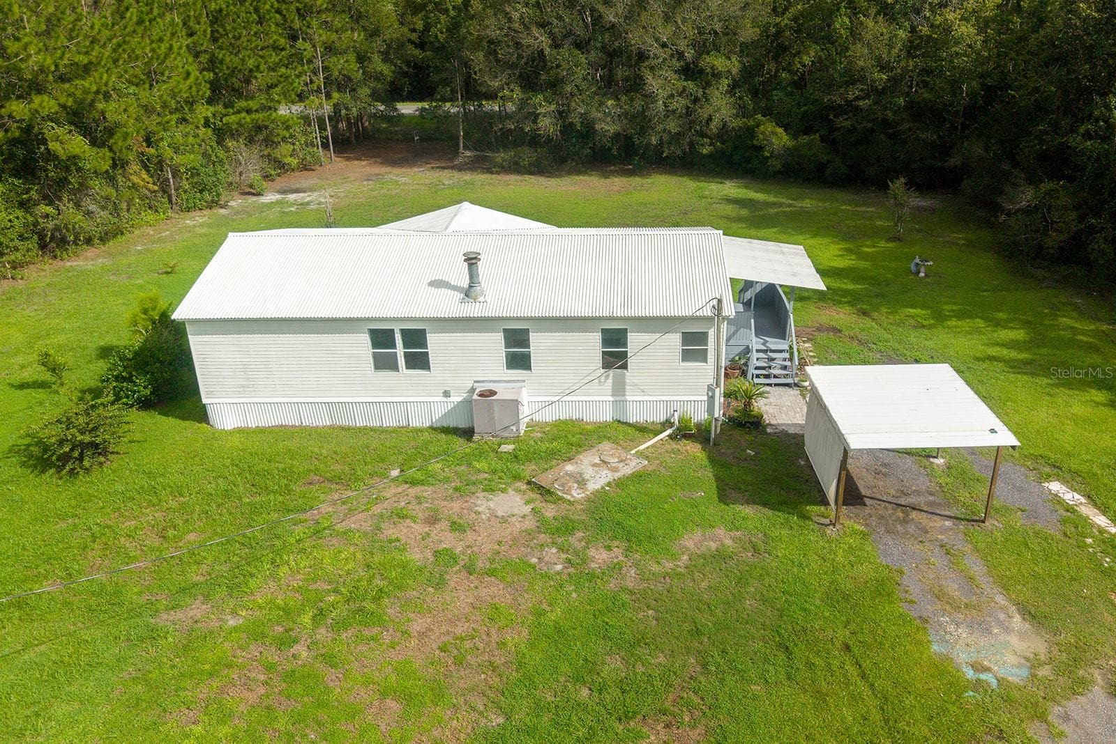 Manufactured Home at 3583 NW 216TH ST, LAWTEY, photo 9 of 68