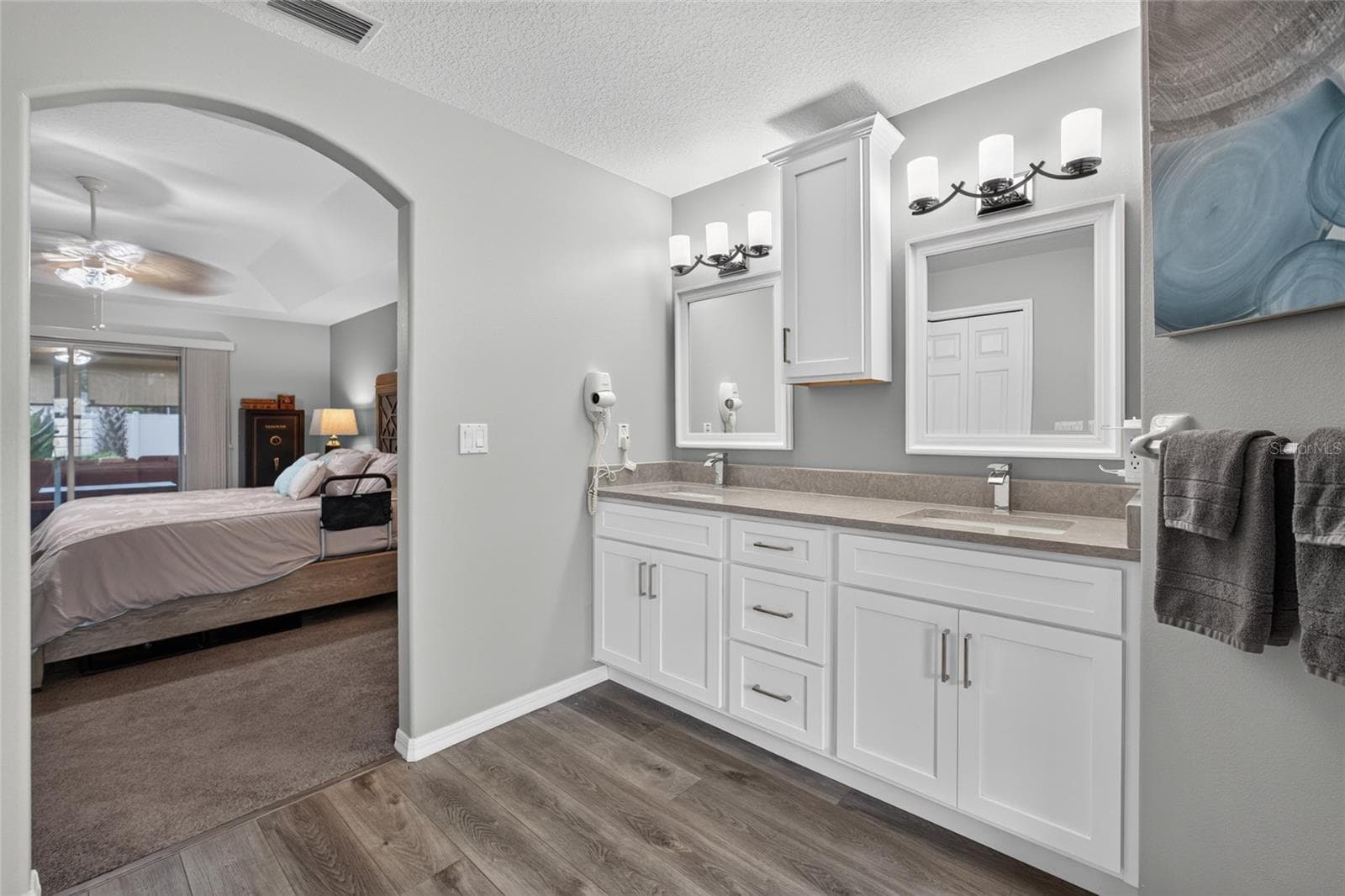 Dual sinks in primary bath - 110 BURROUGHS DR, PALM COAST
