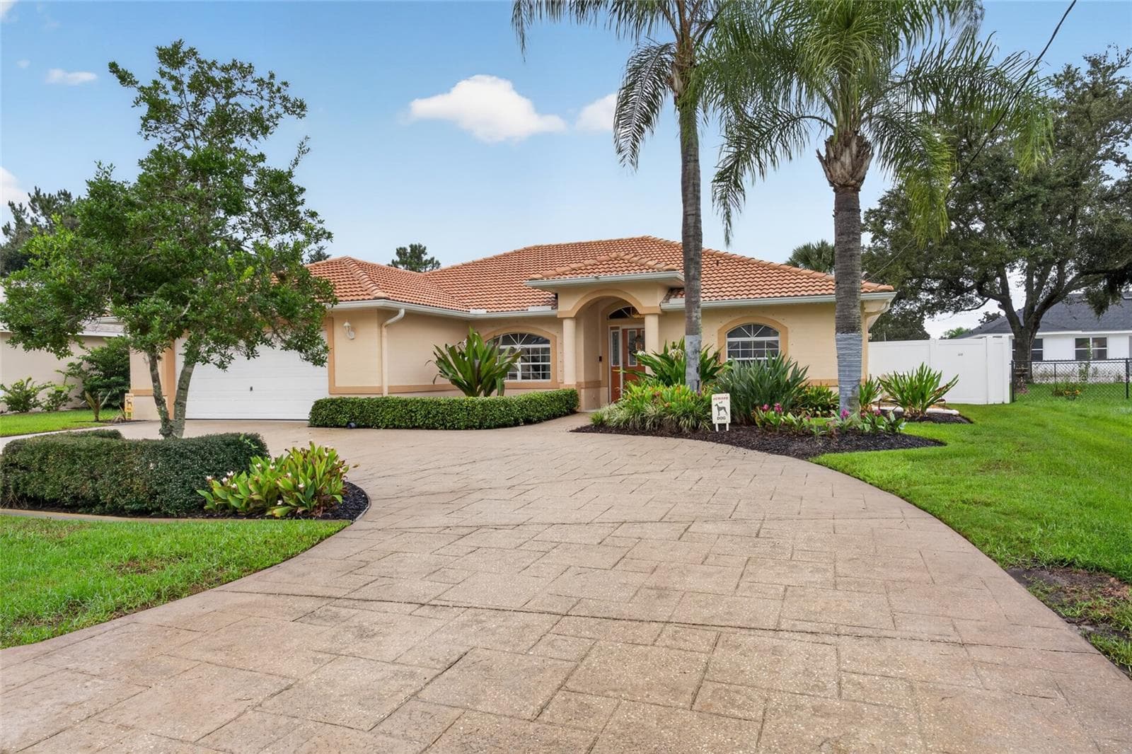 Circular Driveway - 110 BURROUGHS DR, PALM COAST