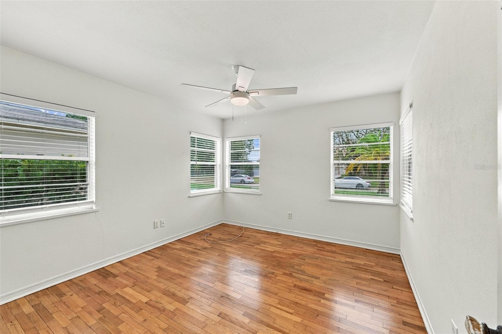 Single Family Residence at 212 S BRADFORD AVE, TAMPA, photo 13 of 39