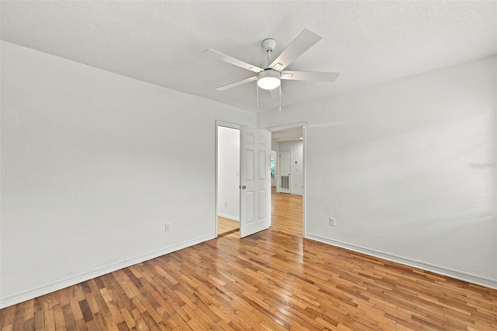 Single Family Residence at 212 S BRADFORD AVE, TAMPA, photo 19 of 39